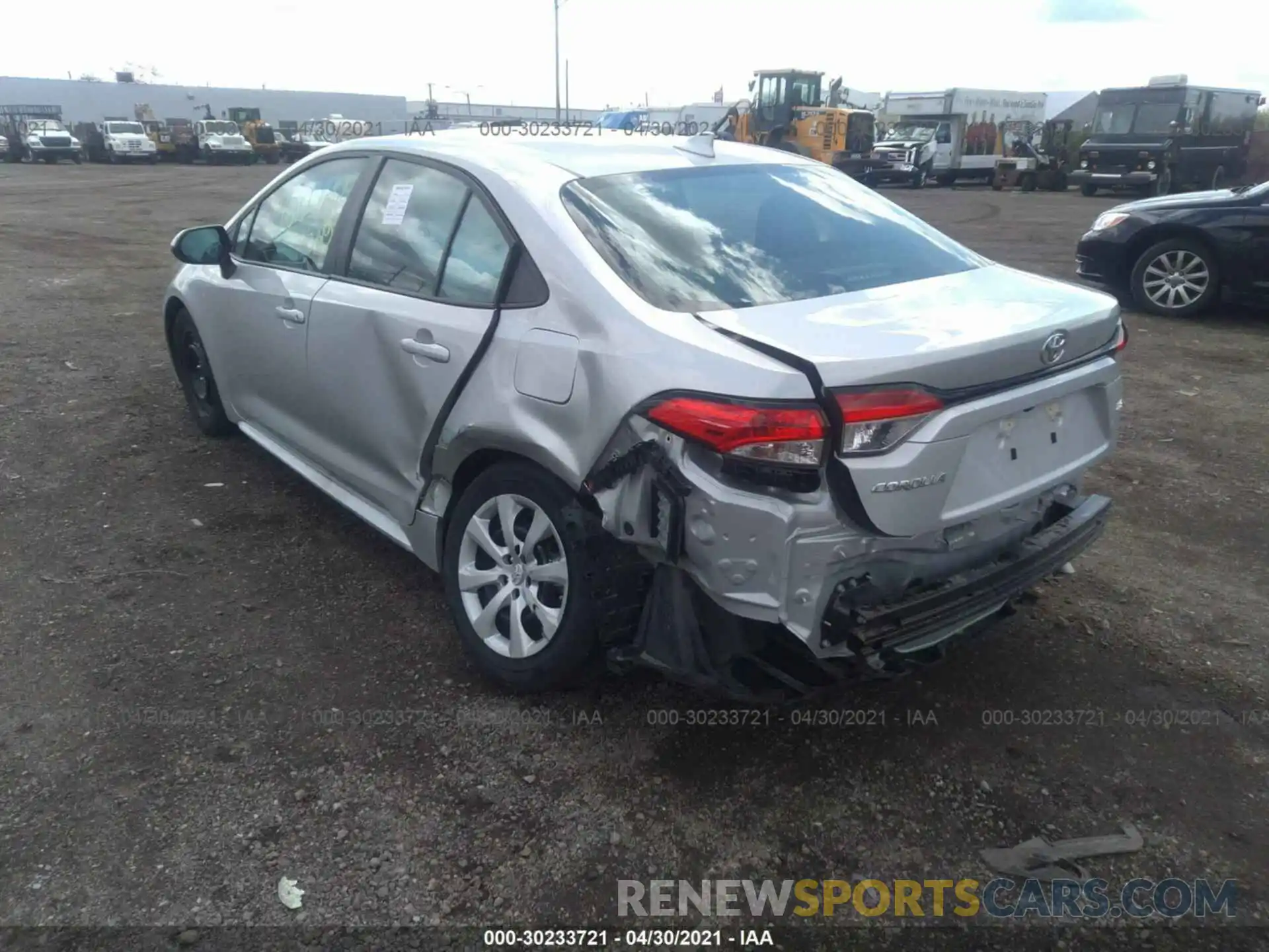 3 Photograph of a damaged car 5YFEPRAE8LP121529 TOYOTA COROLLA 2020