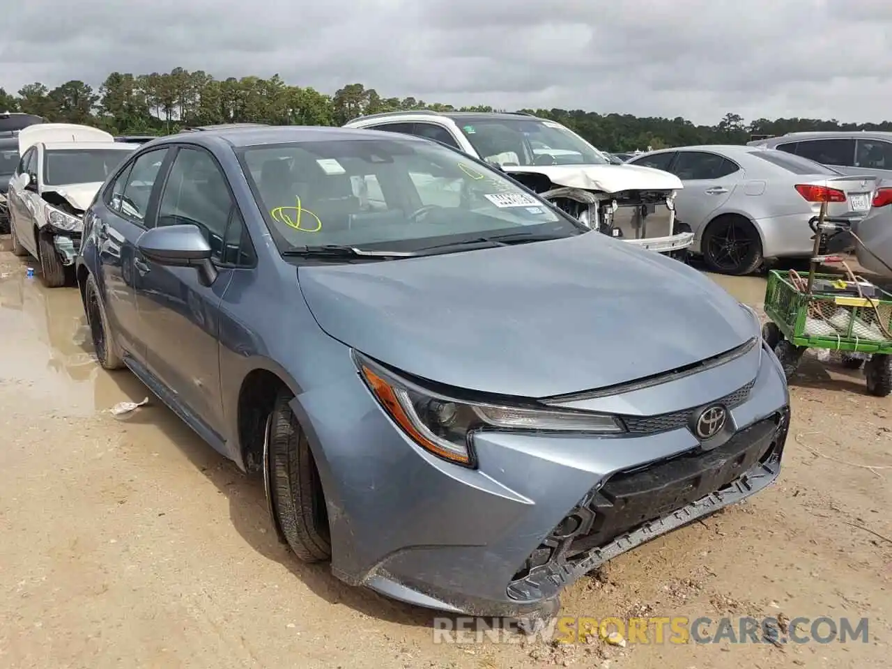 1 Photograph of a damaged car 5YFEPRAE8LP121742 TOYOTA COROLLA 2020