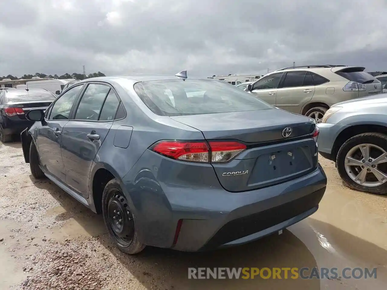 3 Photograph of a damaged car 5YFEPRAE8LP121742 TOYOTA COROLLA 2020