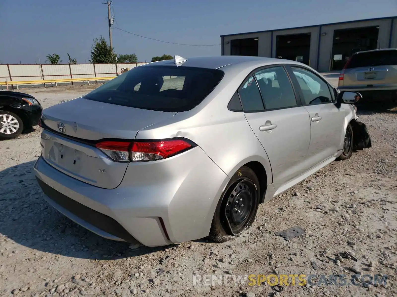 4 Photograph of a damaged car 5YFEPRAE8LP122325 TOYOTA COROLLA 2020