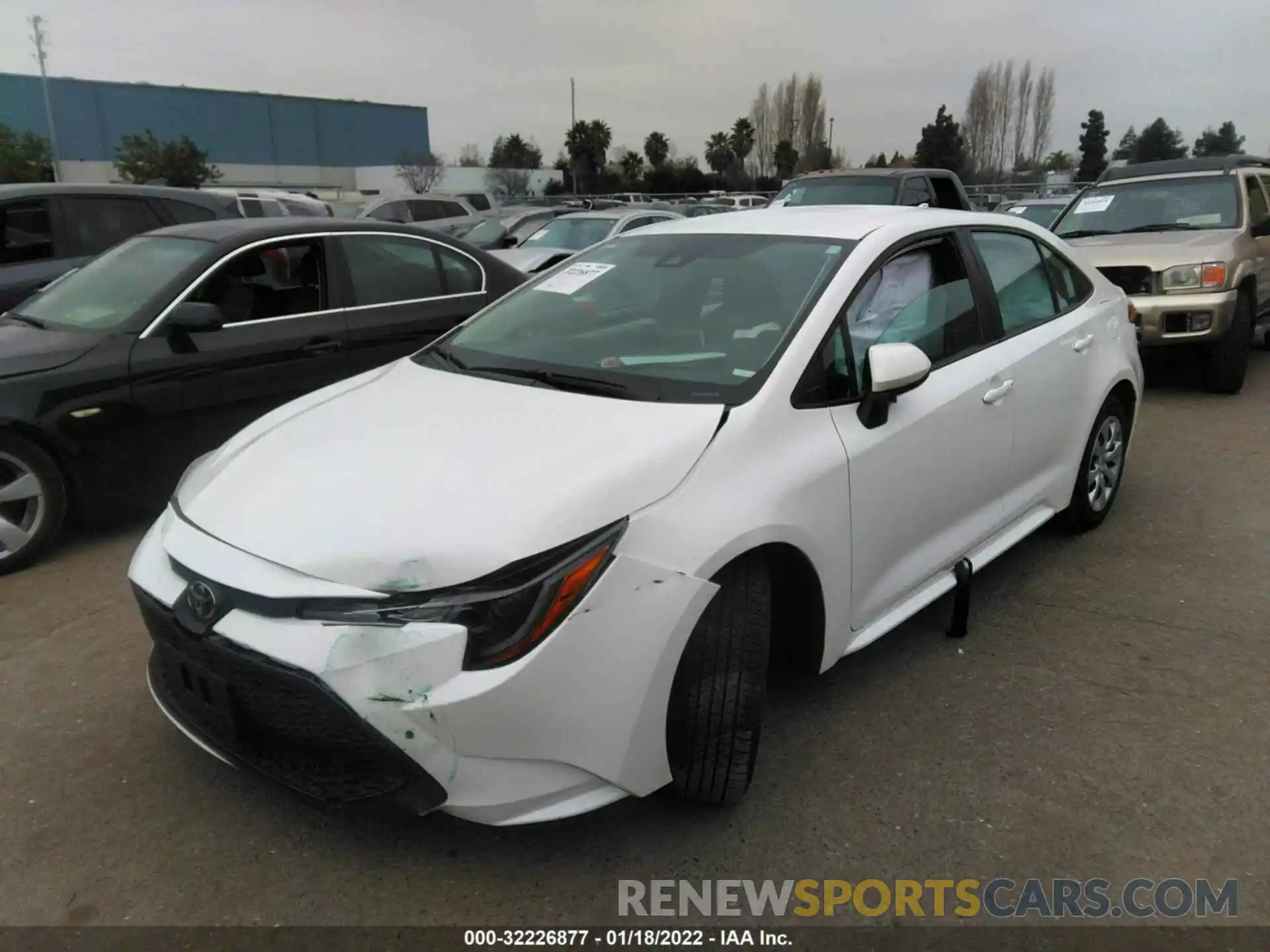 2 Photograph of a damaged car 5YFEPRAE8LP122910 TOYOTA COROLLA 2020