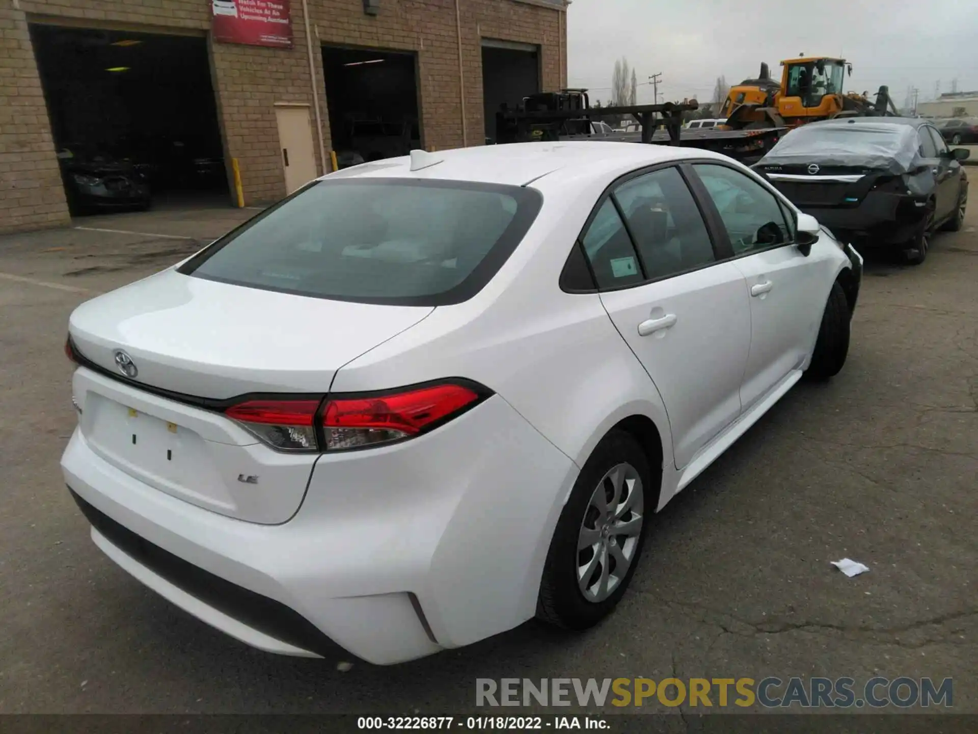 4 Photograph of a damaged car 5YFEPRAE8LP122910 TOYOTA COROLLA 2020