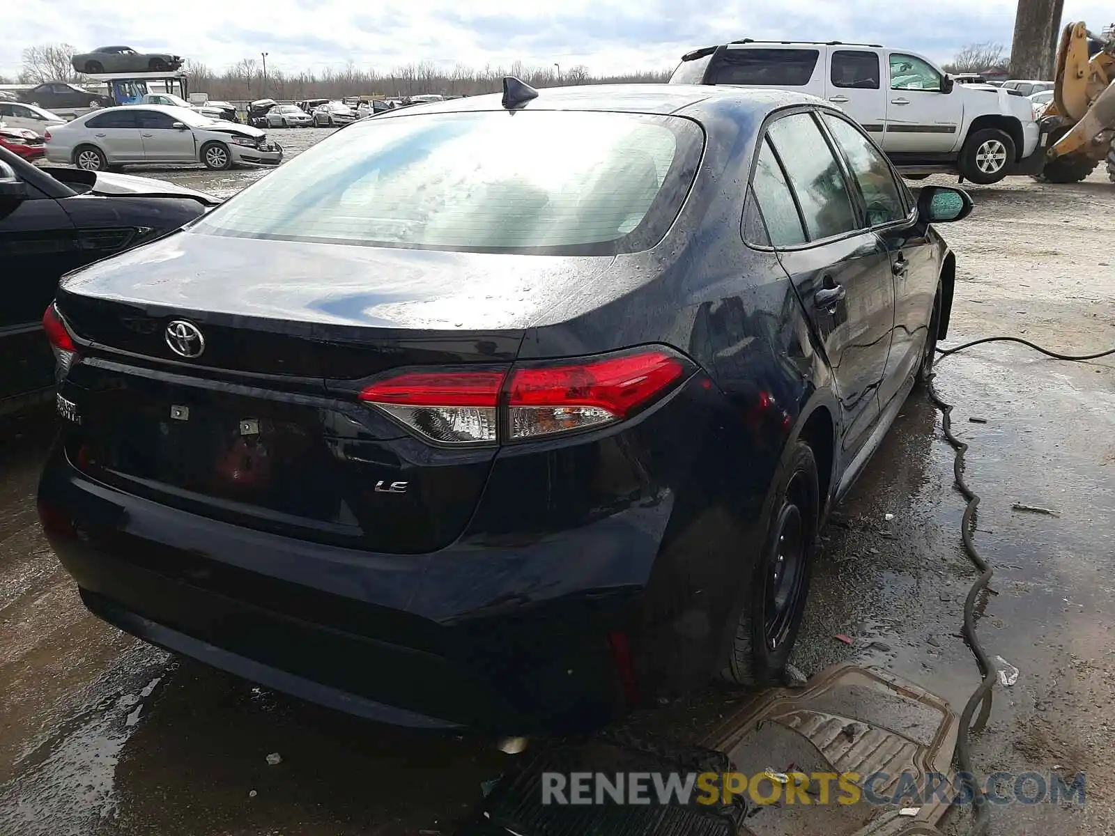 4 Photograph of a damaged car 5YFEPRAE8LP123751 TOYOTA COROLLA 2020