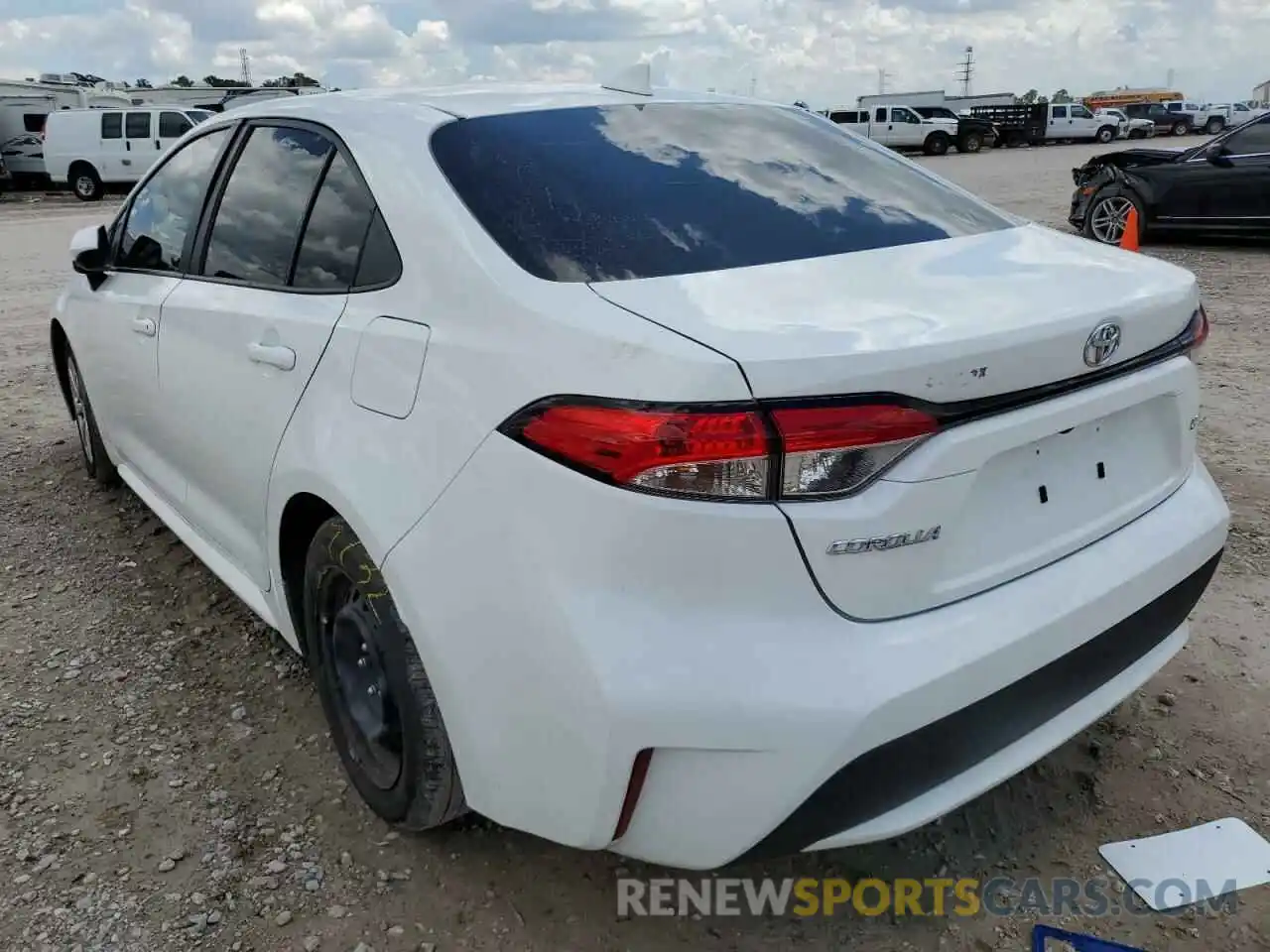 3 Photograph of a damaged car 5YFEPRAE8LP124317 TOYOTA COROLLA 2020