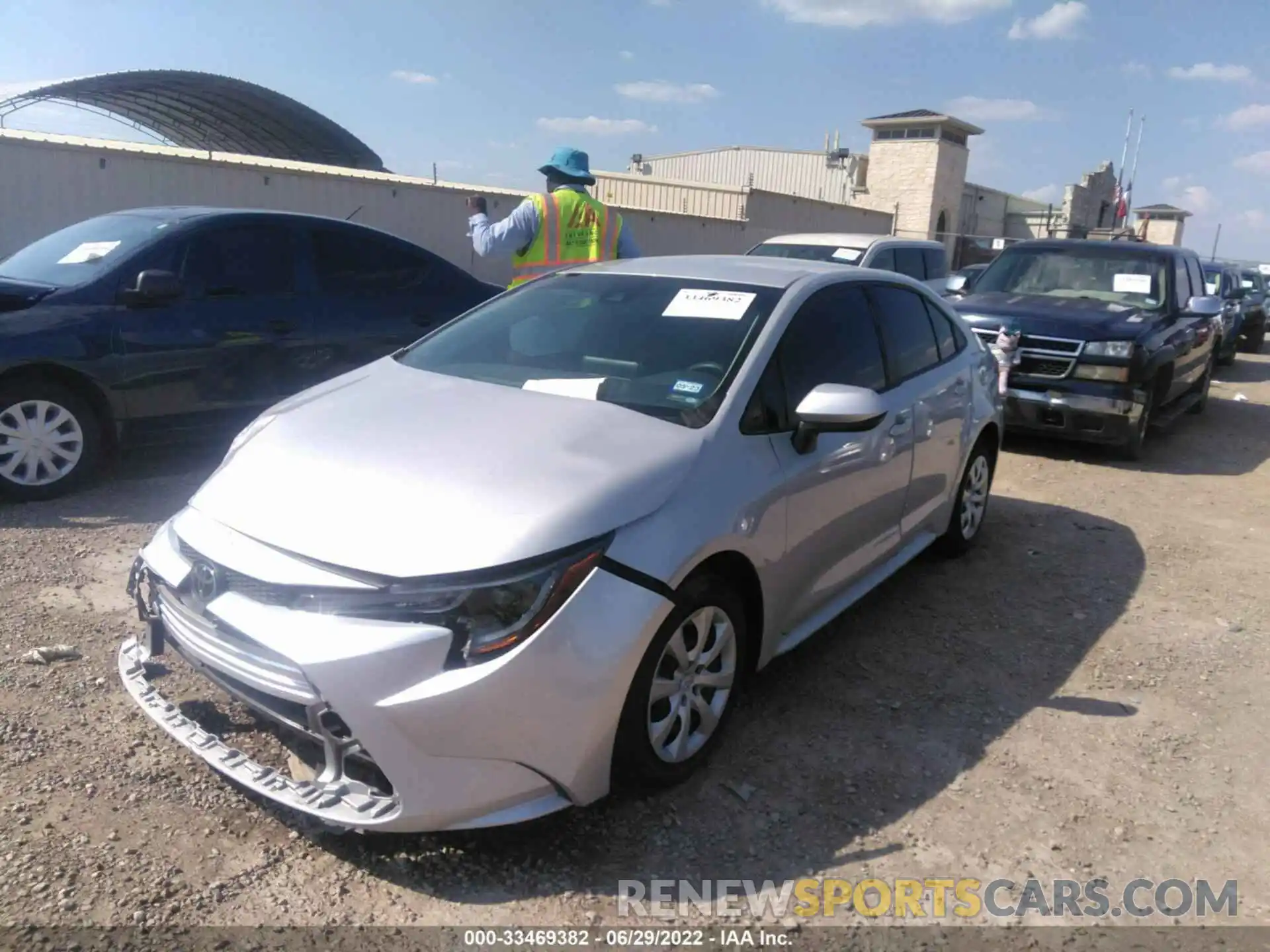 2 Photograph of a damaged car 5YFEPRAE8LP126004 TOYOTA COROLLA 2020