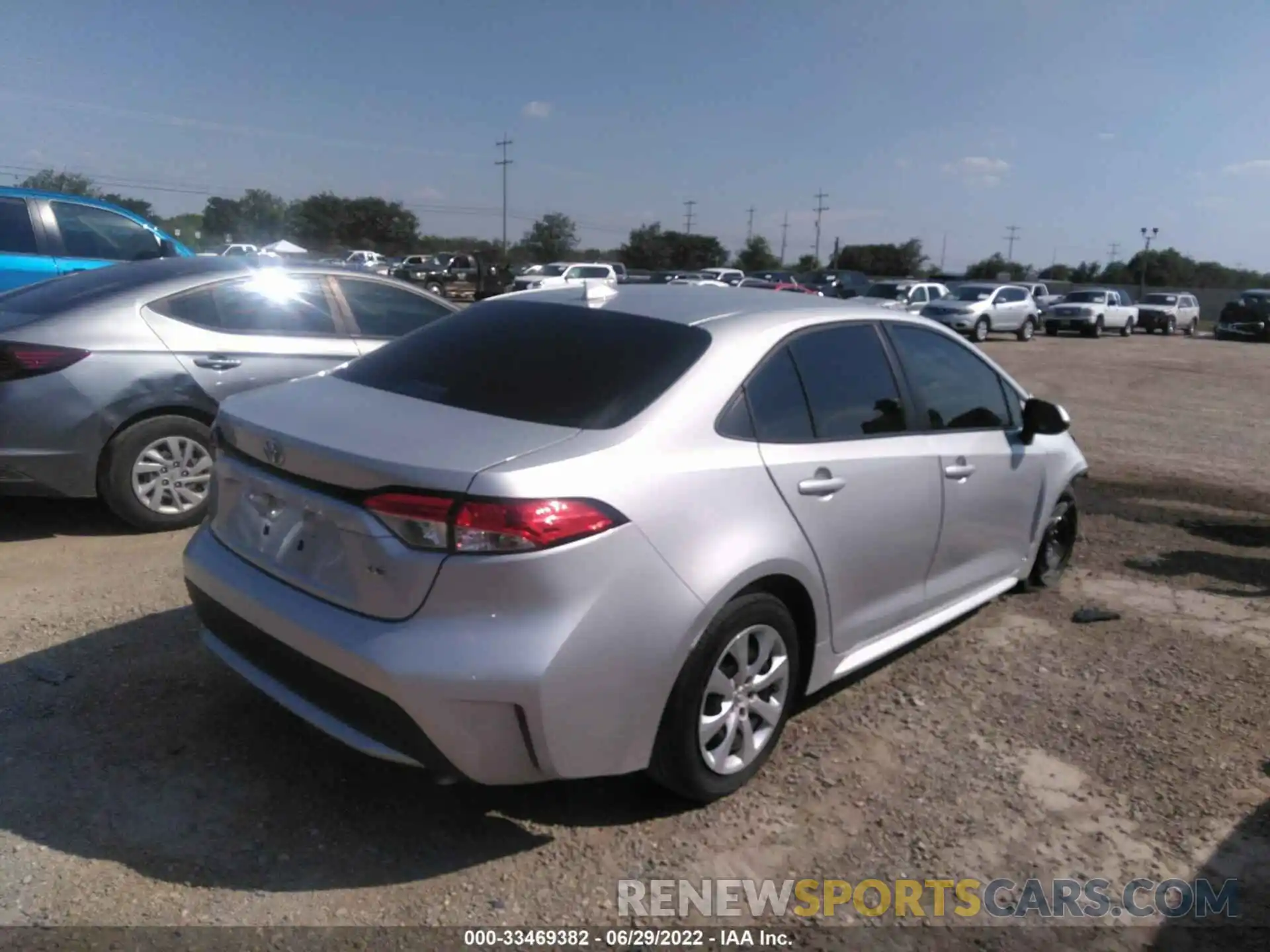 4 Photograph of a damaged car 5YFEPRAE8LP126004 TOYOTA COROLLA 2020