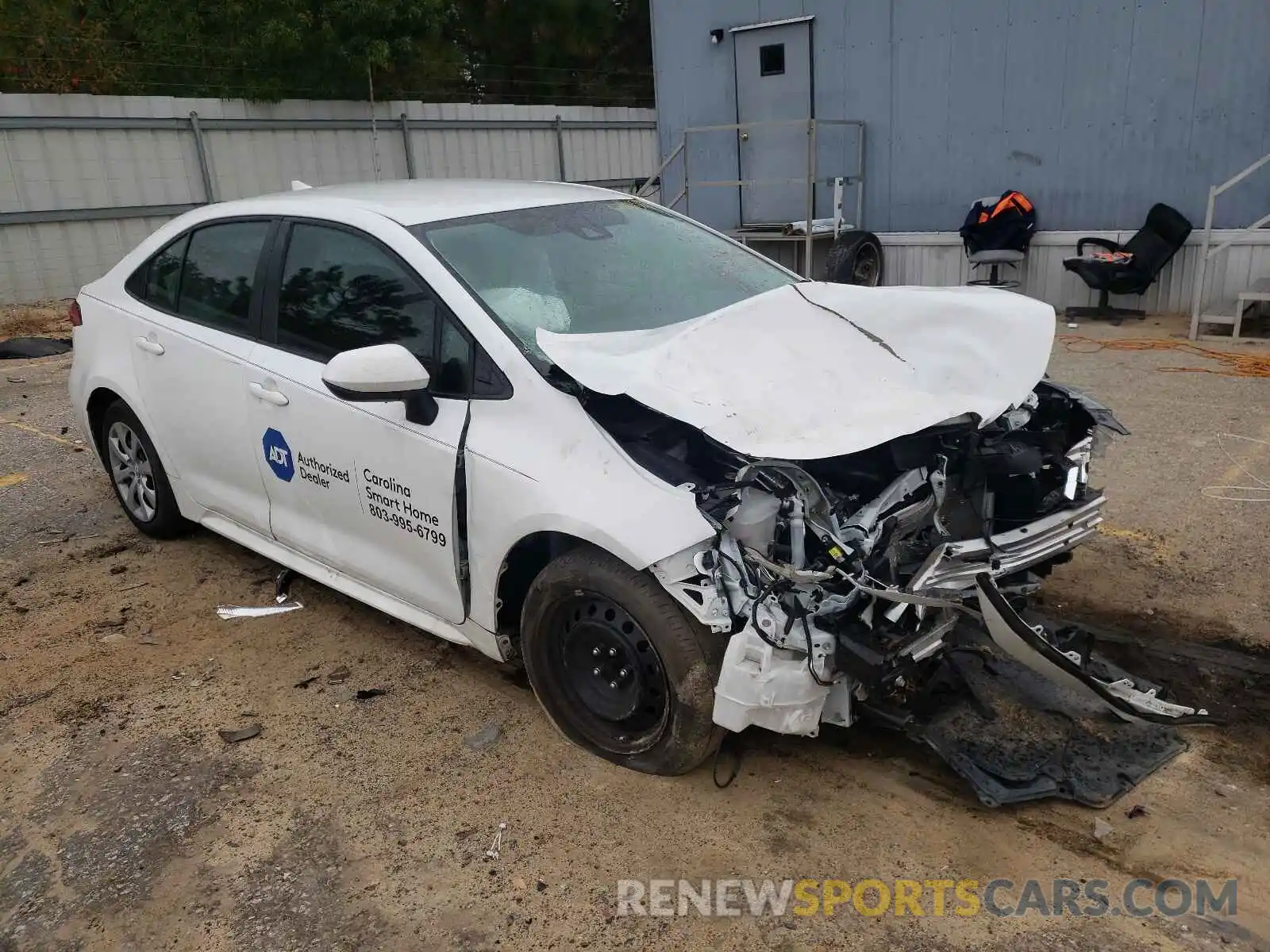 1 Photograph of a damaged car 5YFEPRAE8LP128366 TOYOTA COROLLA 2020