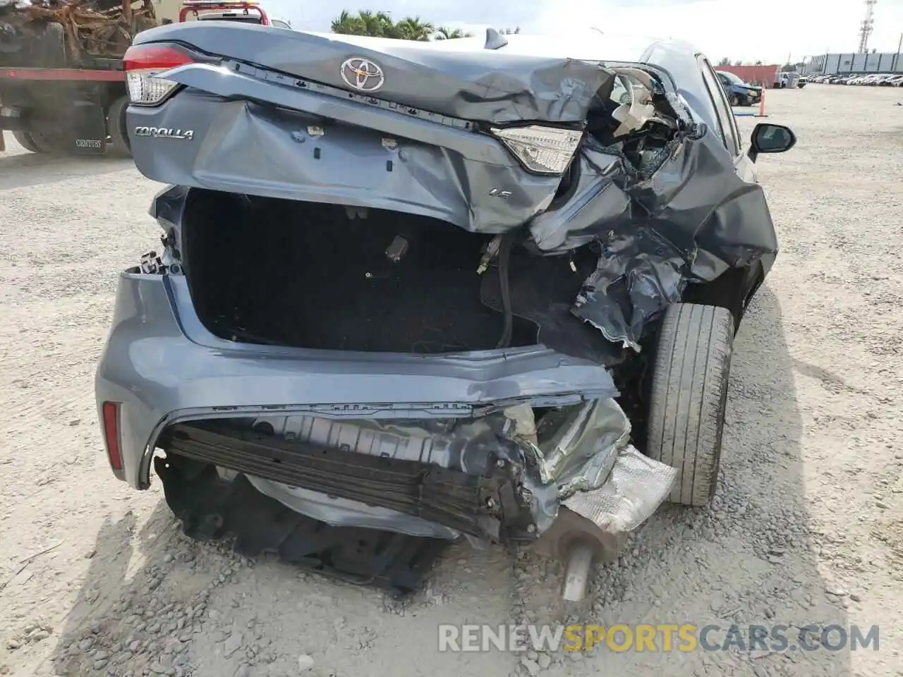 9 Photograph of a damaged car 5YFEPRAE8LP128450 TOYOTA COROLLA 2020