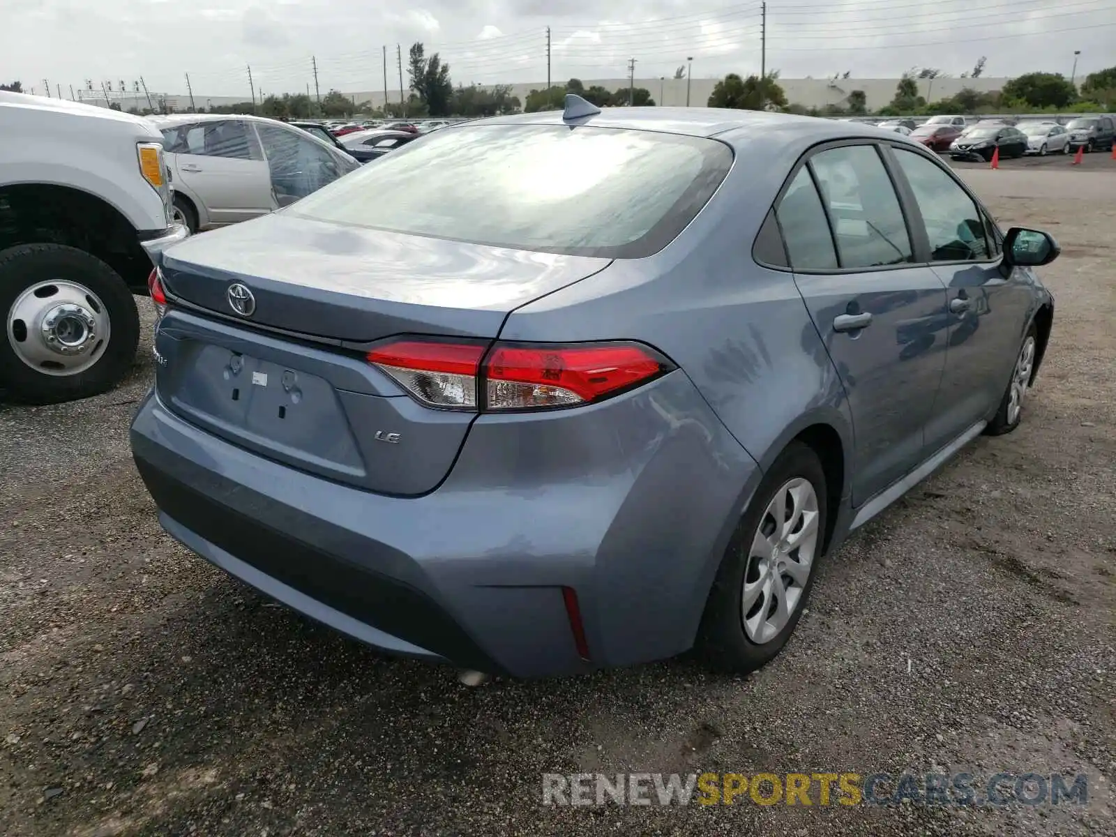 4 Photograph of a damaged car 5YFEPRAE8LP129484 TOYOTA COROLLA 2020