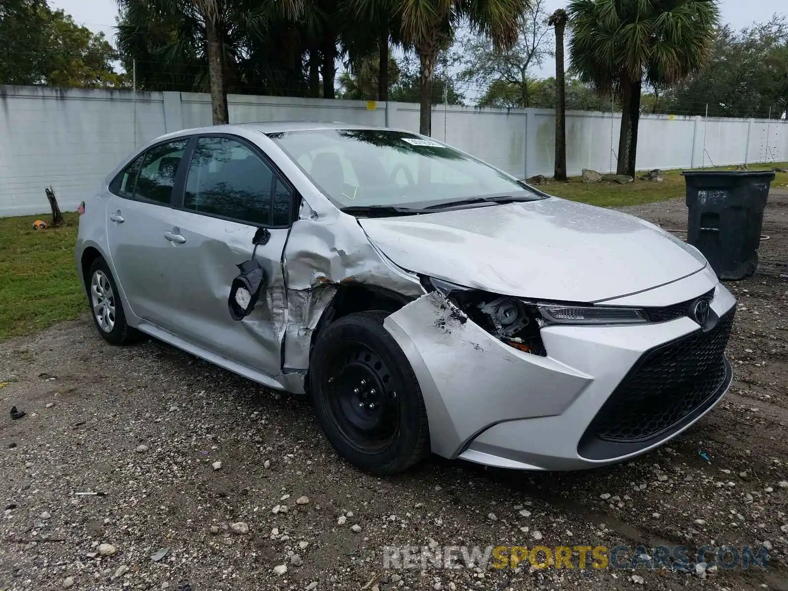 1 Photograph of a damaged car 5YFEPRAE8LP131008 TOYOTA COROLLA 2020