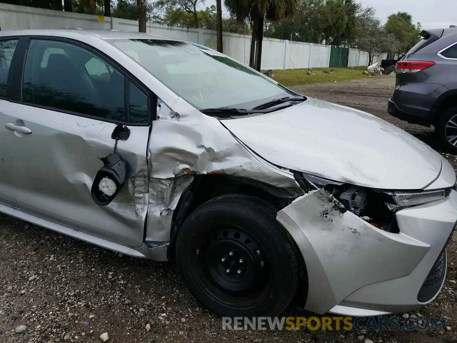 9 Photograph of a damaged car 5YFEPRAE8LP131008 TOYOTA COROLLA 2020