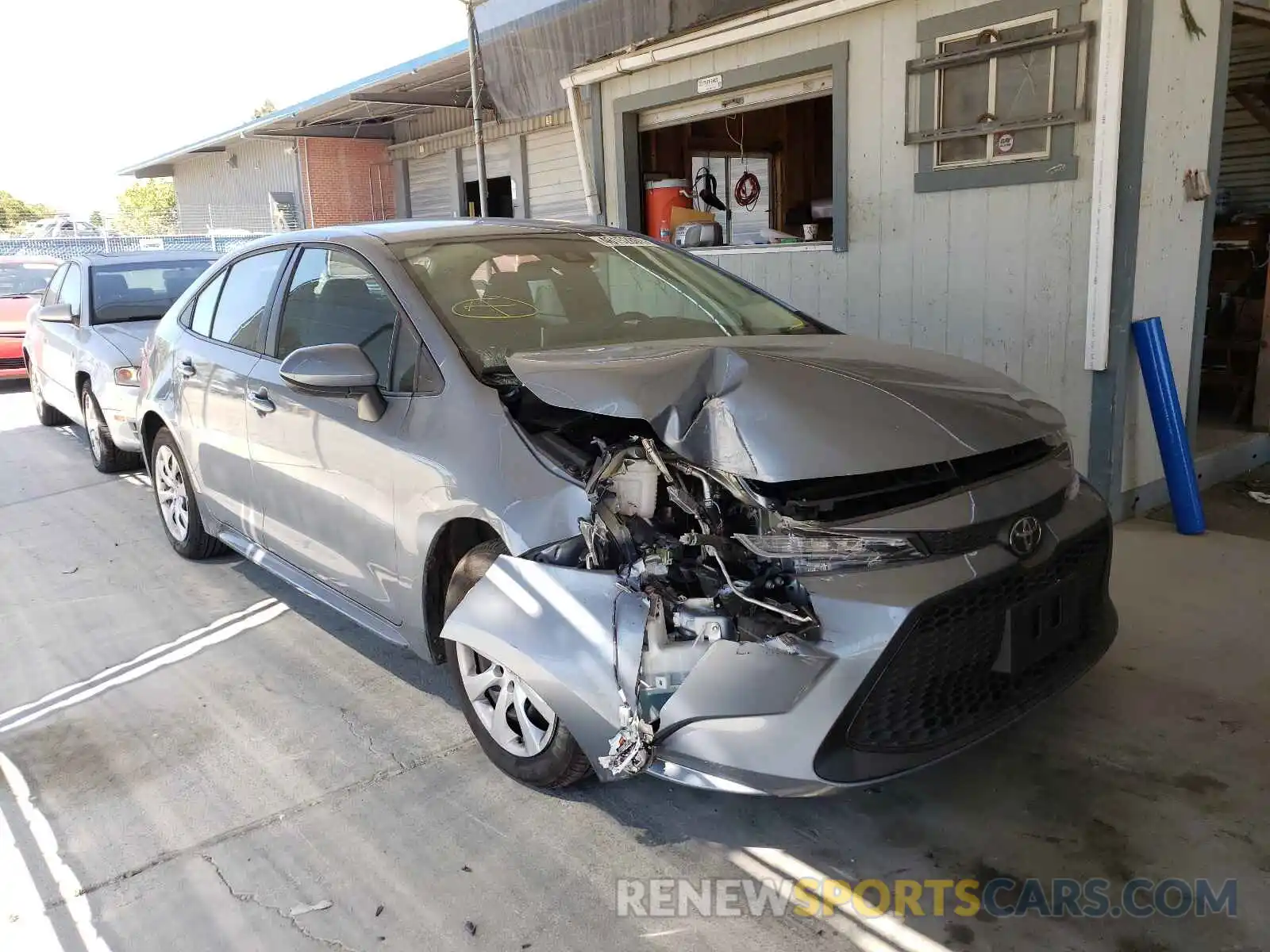 1 Photograph of a damaged car 5YFEPRAE8LP131557 TOYOTA COROLLA 2020