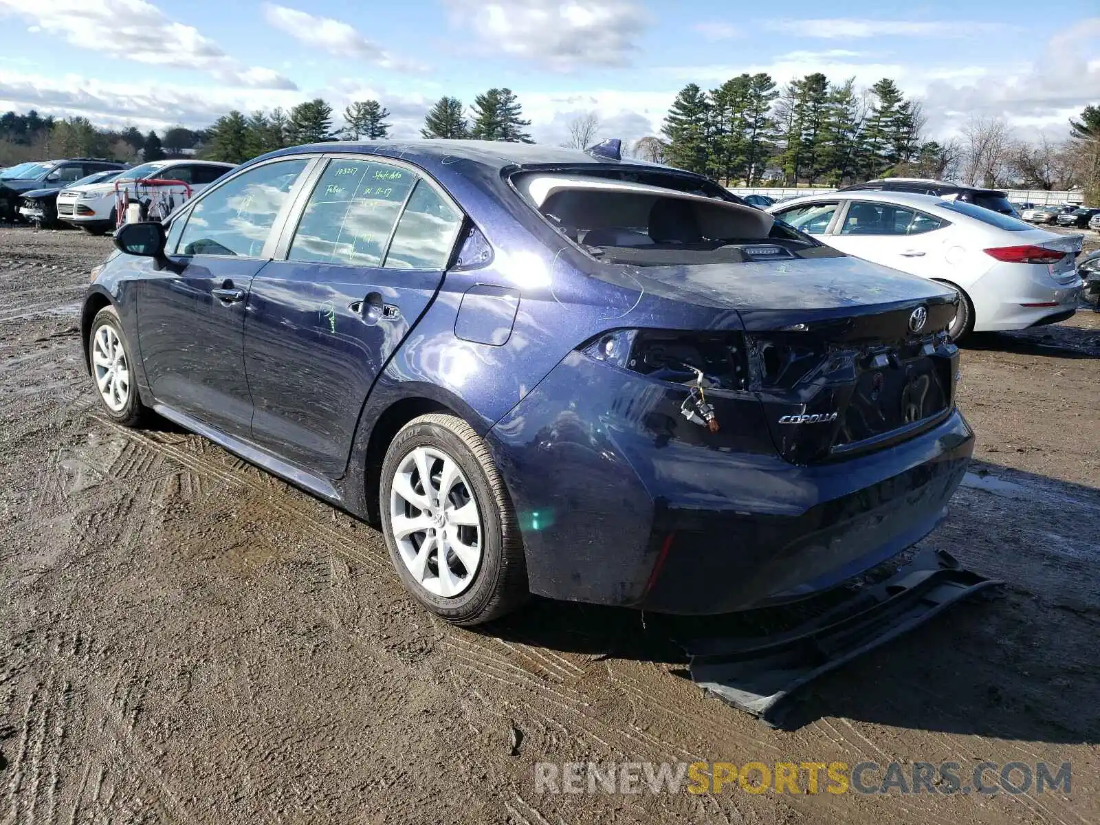 3 Photograph of a damaged car 5YFEPRAE8LP132658 TOYOTA COROLLA 2020