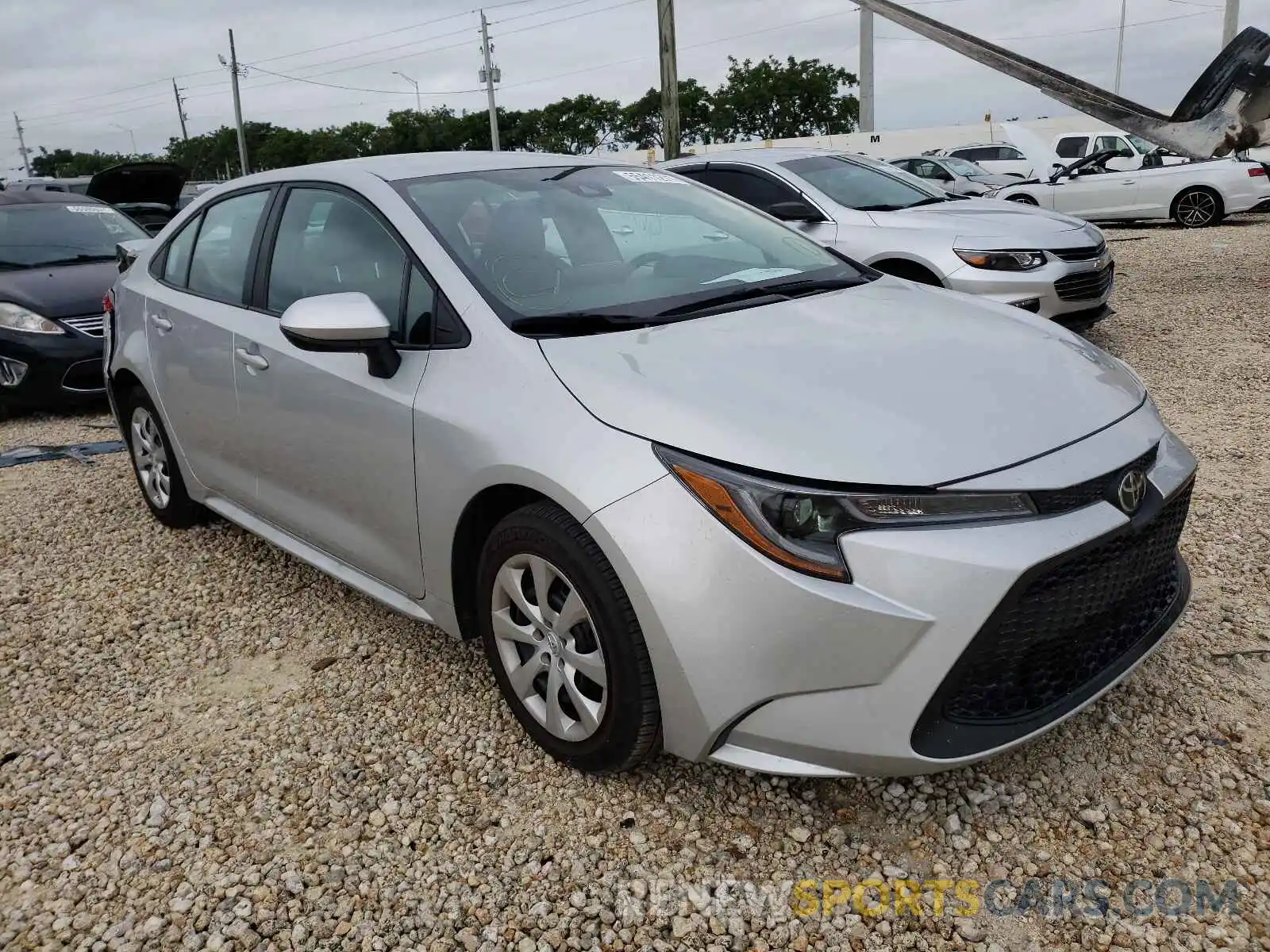 1 Photograph of a damaged car 5YFEPRAE8LP134572 TOYOTA COROLLA 2020