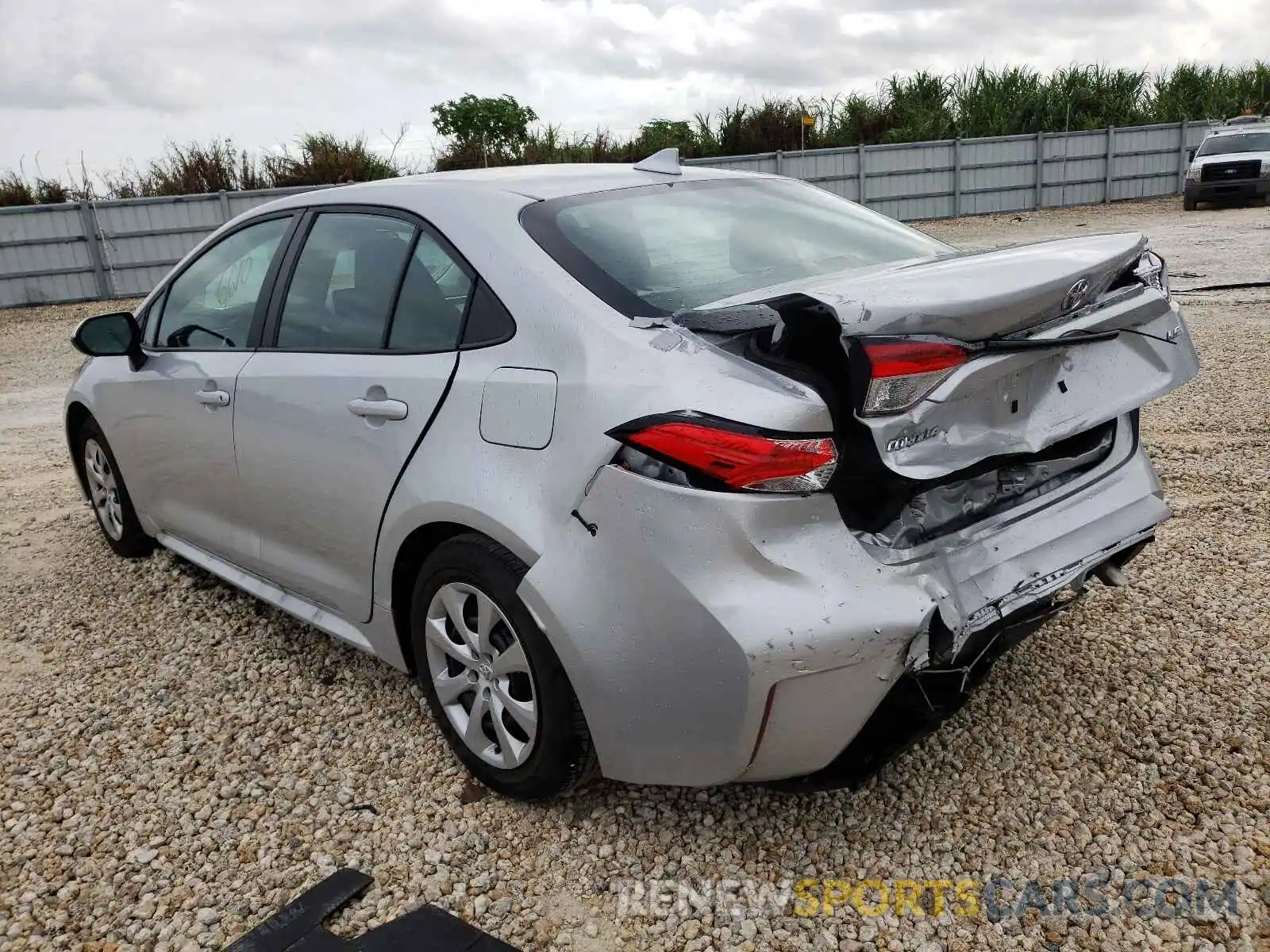 3 Photograph of a damaged car 5YFEPRAE8LP134572 TOYOTA COROLLA 2020