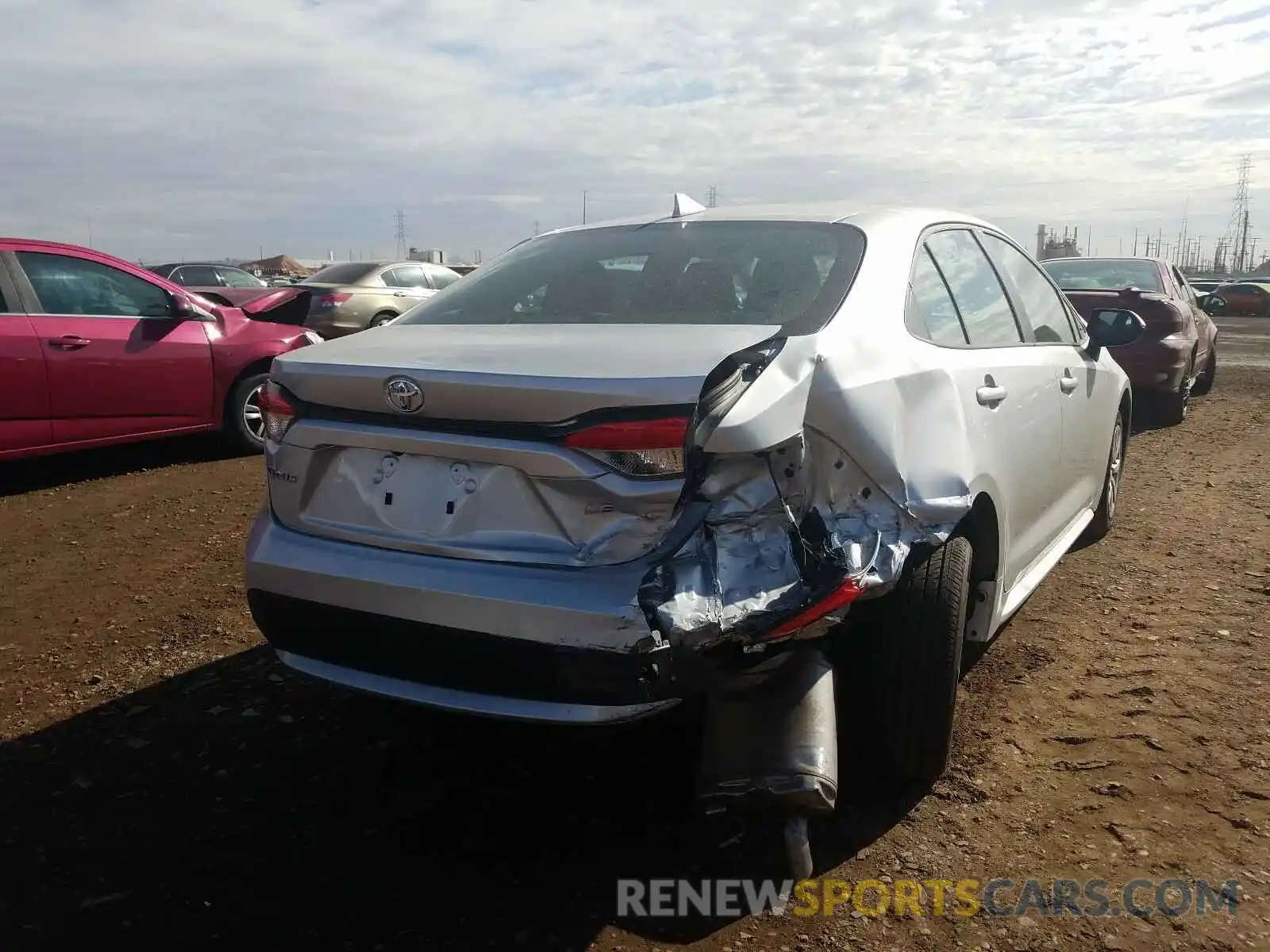 4 Photograph of a damaged car 5YFEPRAE8LP136757 TOYOTA COROLLA 2020