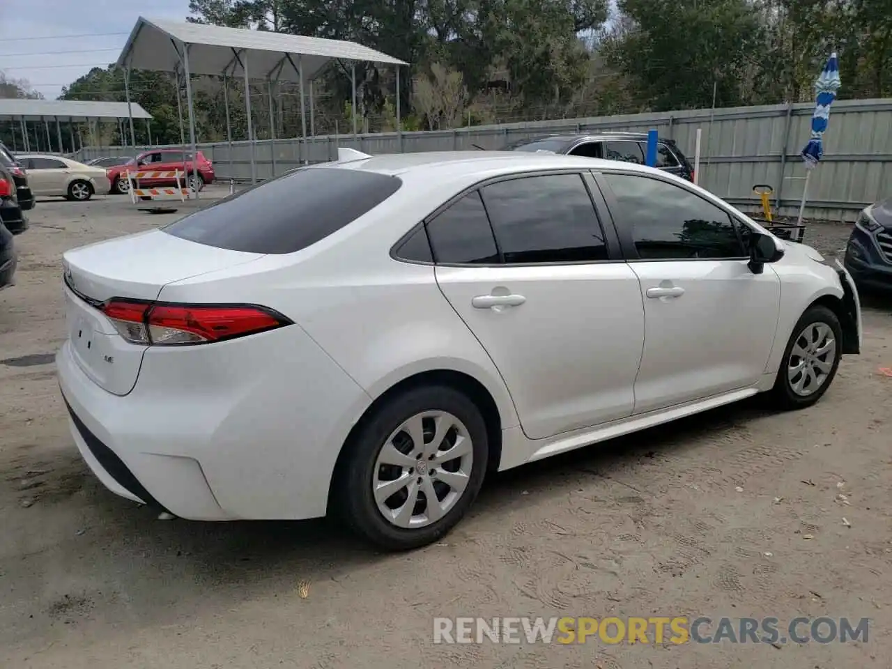 3 Photograph of a damaged car 5YFEPRAE8LP138685 TOYOTA COROLLA 2020