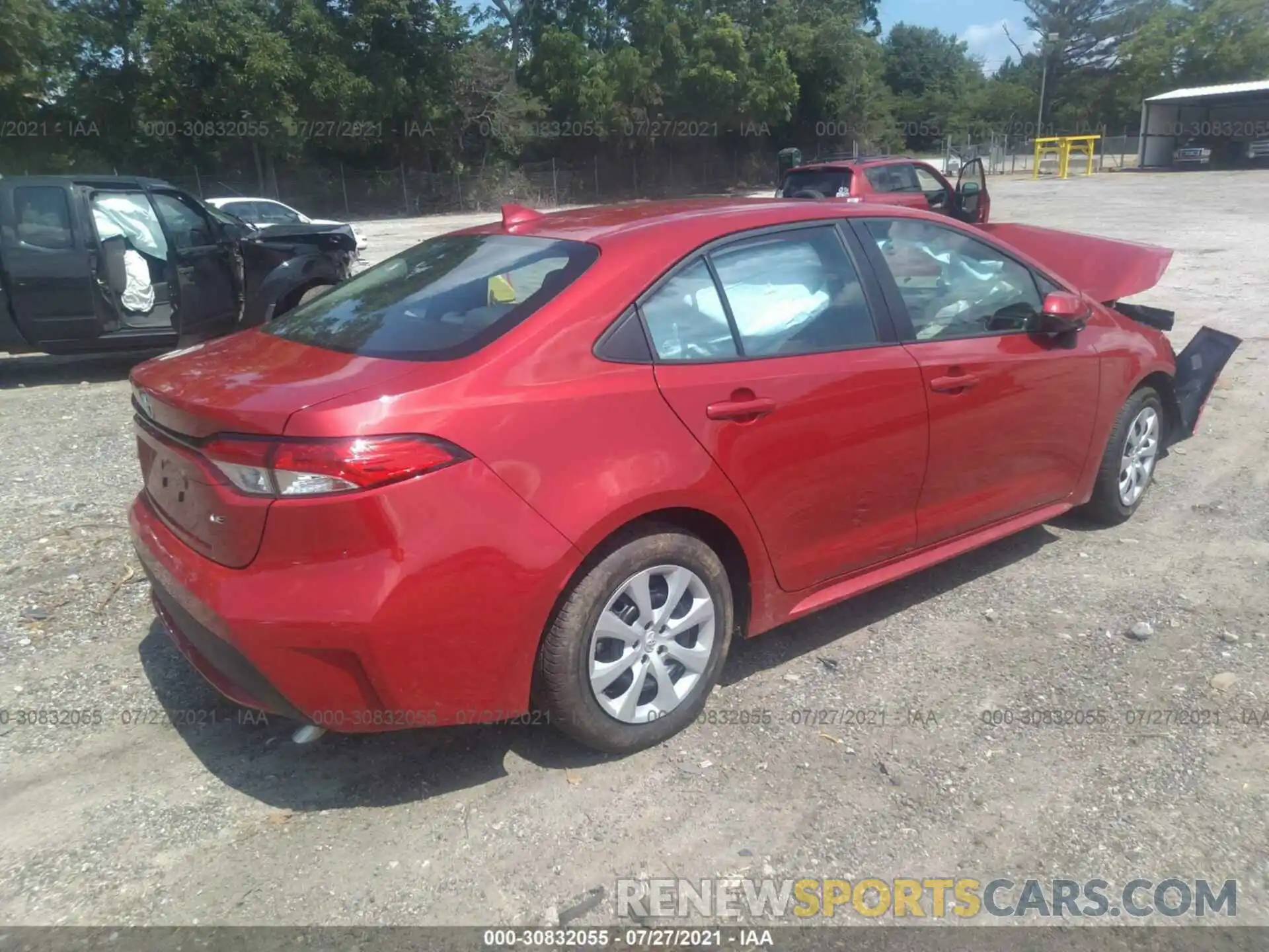 4 Photograph of a damaged car 5YFEPRAE8LP139951 TOYOTA COROLLA 2020