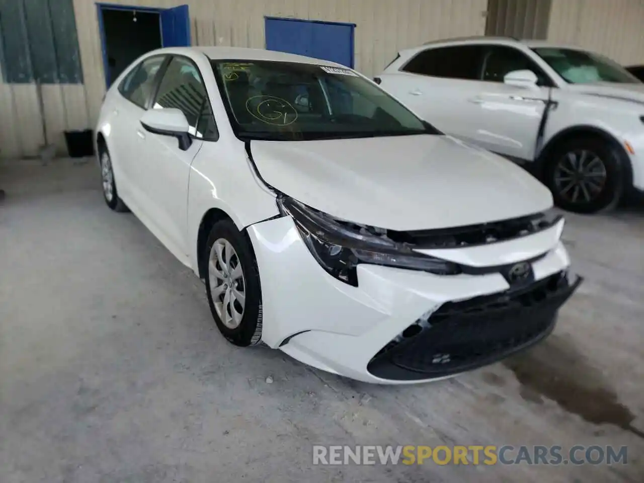 1 Photograph of a damaged car 5YFEPRAE8LP142087 TOYOTA COROLLA 2020