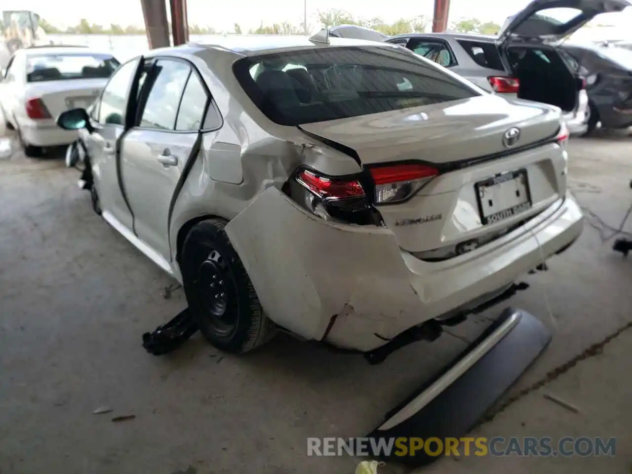 3 Photograph of a damaged car 5YFEPRAE8LP142087 TOYOTA COROLLA 2020