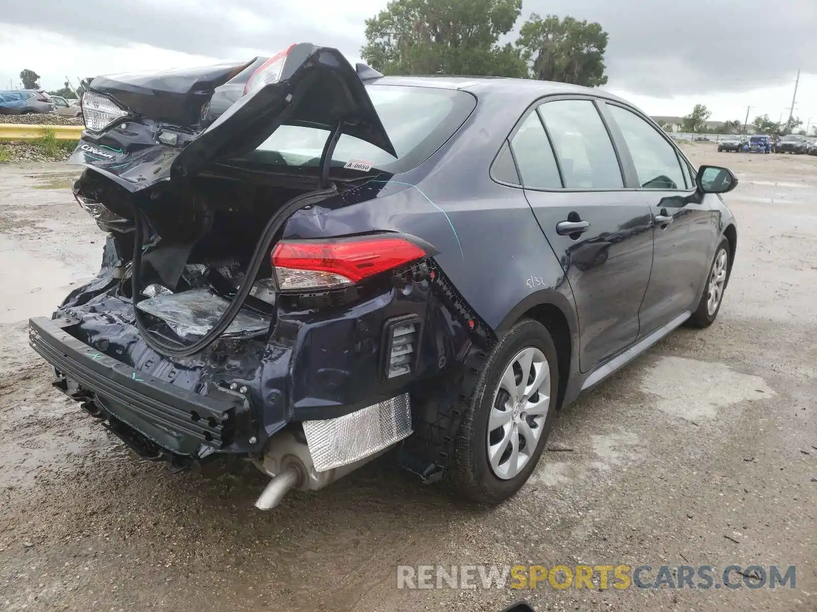 4 Photograph of a damaged car 5YFEPRAE8LP143854 TOYOTA COROLLA 2020