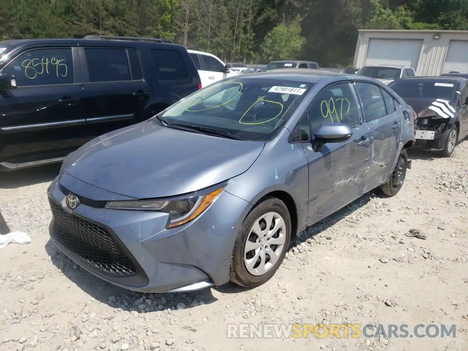 2 Photograph of a damaged car 5YFEPRAE8LP146155 TOYOTA COROLLA 2020