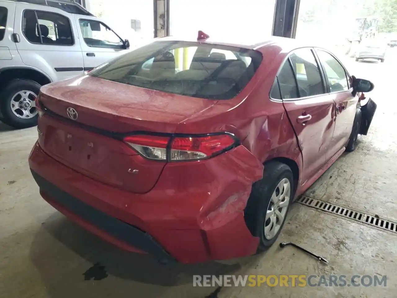 4 Photograph of a damaged car 5YFEPRAE9LP003957 TOYOTA COROLLA 2020