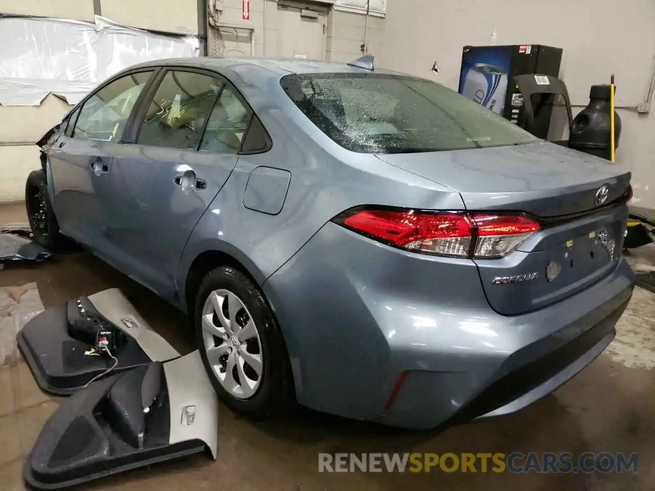 3 Photograph of a damaged car 5YFEPRAE9LP004882 TOYOTA COROLLA 2020