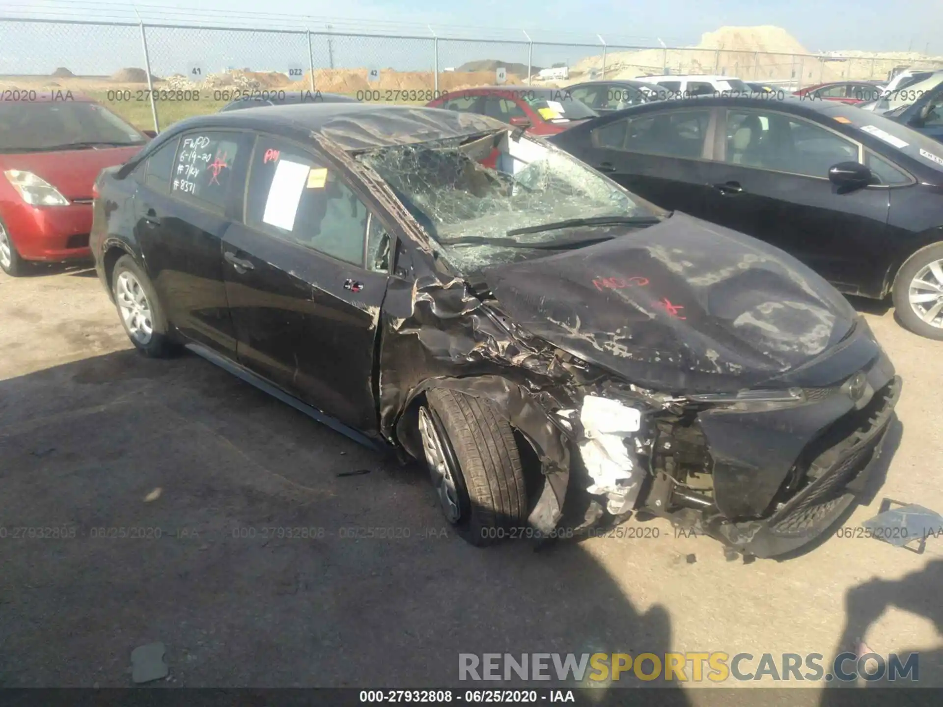 1 Photograph of a damaged car 5YFEPRAE9LP009905 TOYOTA COROLLA 2020