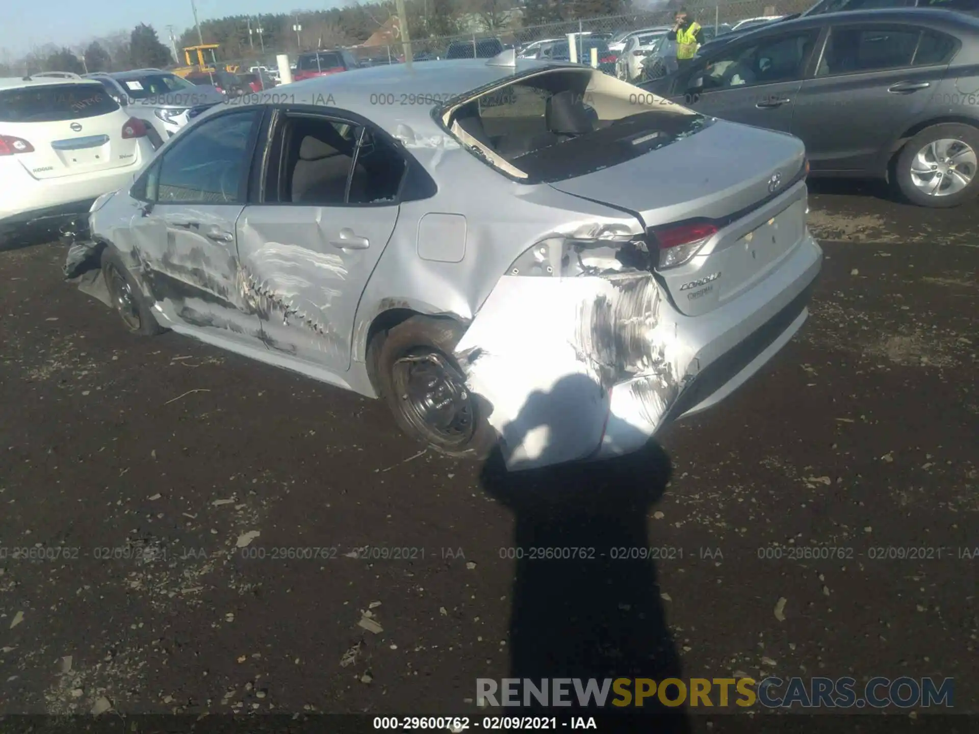 3 Photograph of a damaged car 5YFEPRAE9LP013288 TOYOTA COROLLA 2020