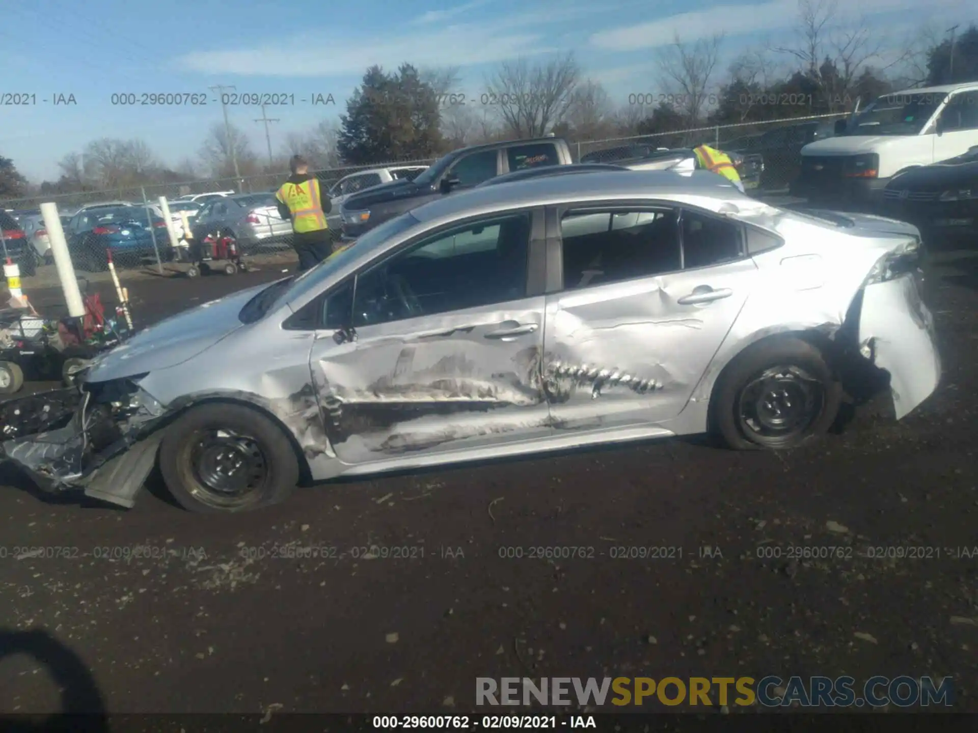 6 Photograph of a damaged car 5YFEPRAE9LP013288 TOYOTA COROLLA 2020