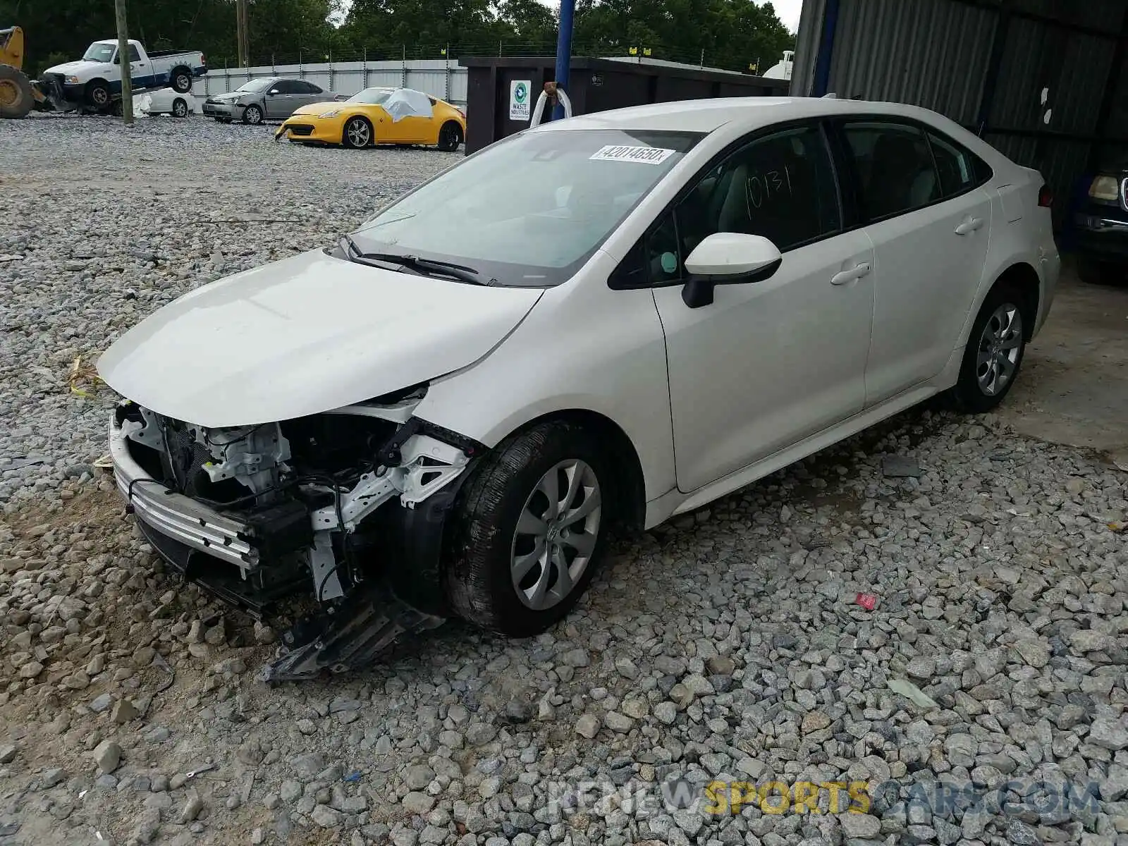 2 Photograph of a damaged car 5YFEPRAE9LP020015 TOYOTA COROLLA 2020