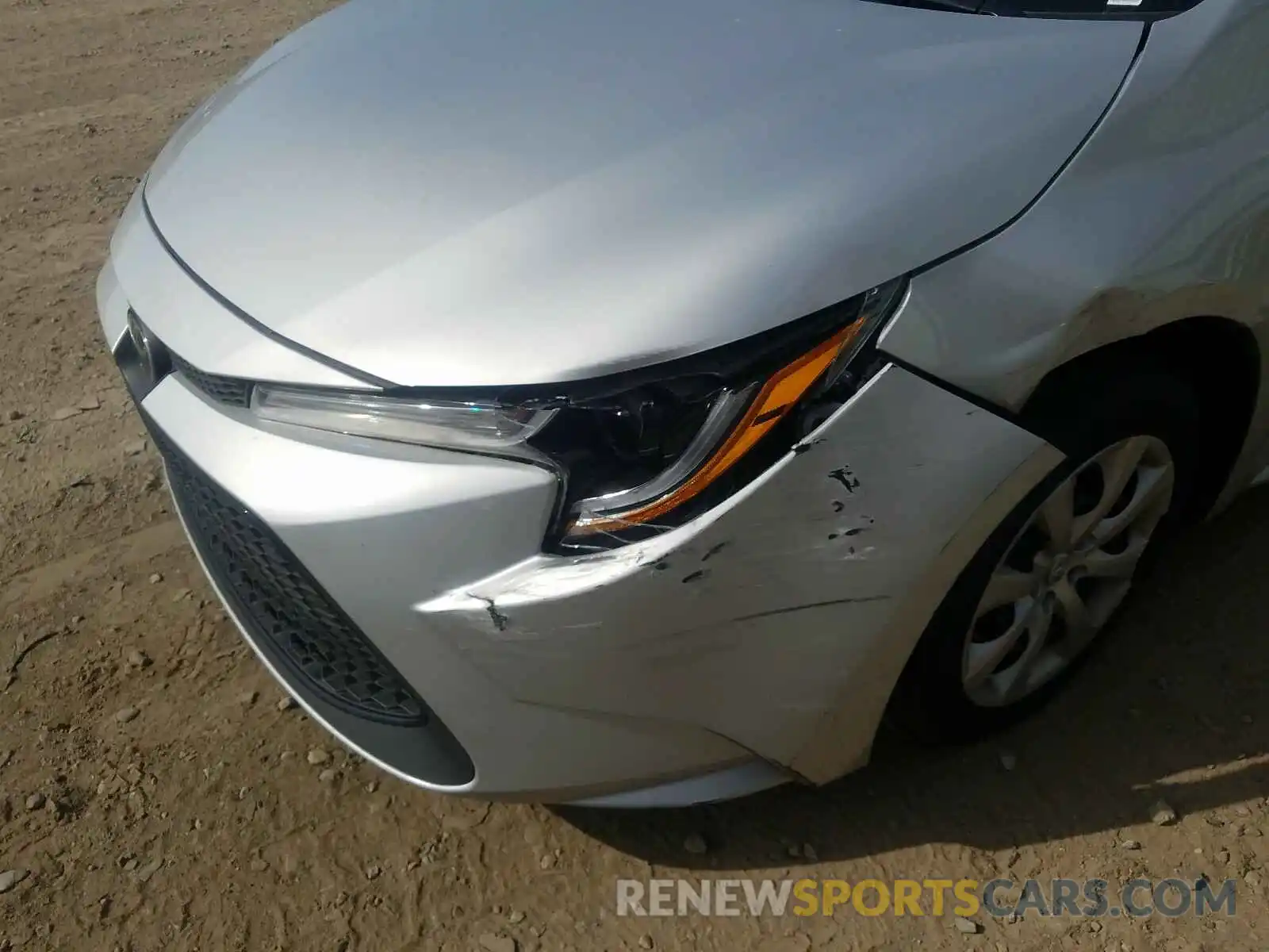 9 Photograph of a damaged car 5YFEPRAE9LP021486 TOYOTA COROLLA 2020