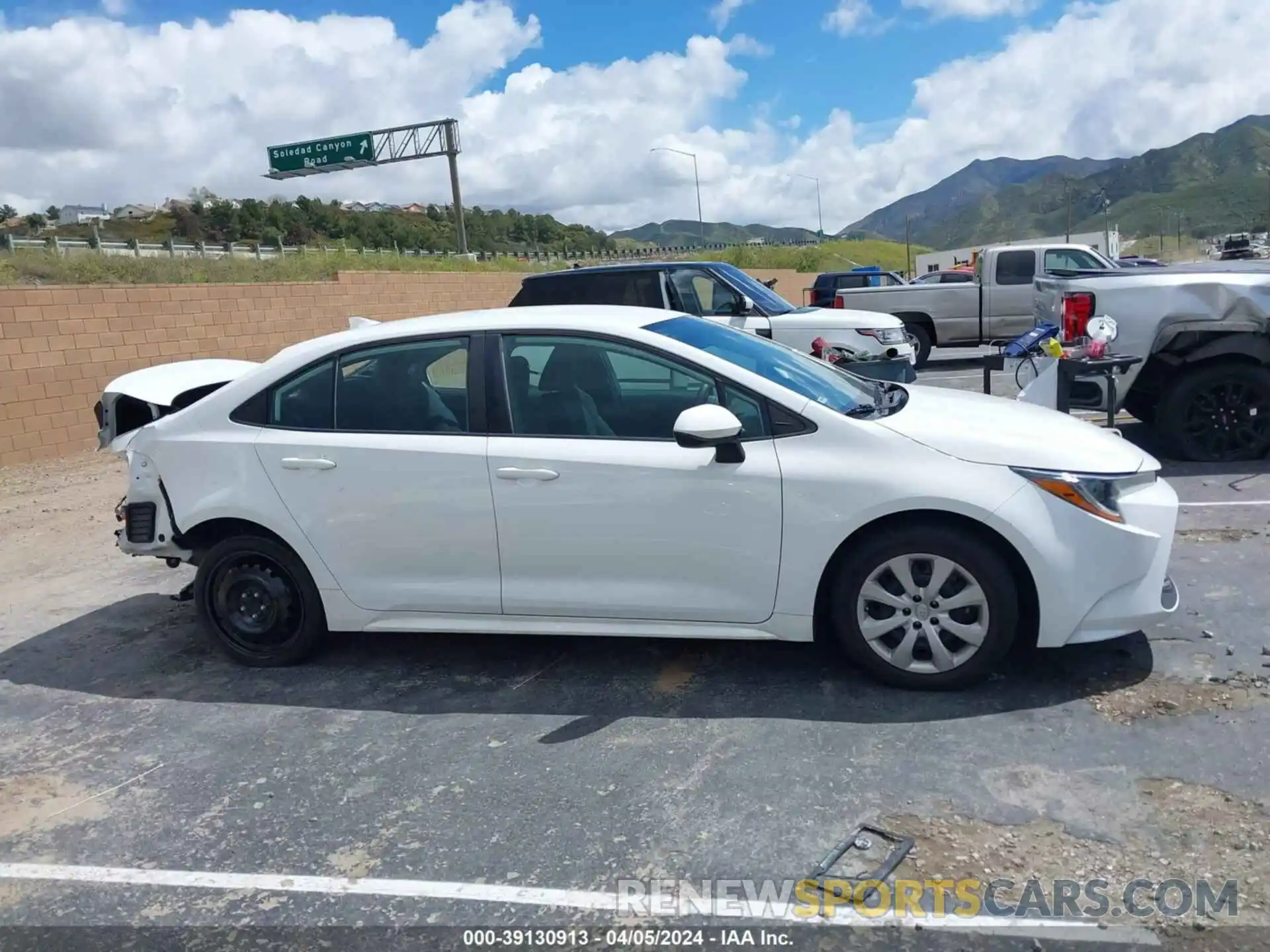 14 Photograph of a damaged car 5YFEPRAE9LP024033 TOYOTA COROLLA 2020