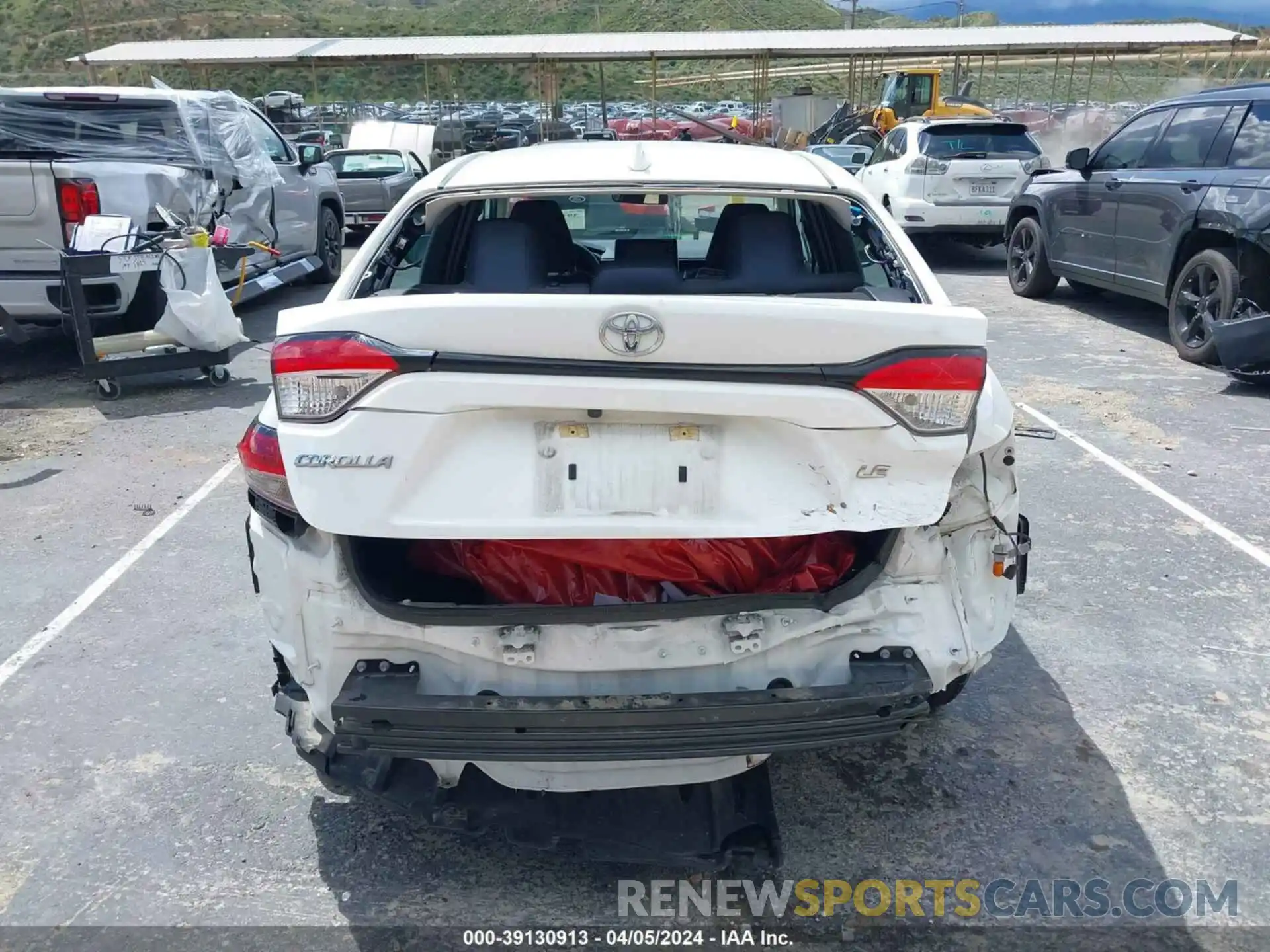 17 Photograph of a damaged car 5YFEPRAE9LP024033 TOYOTA COROLLA 2020