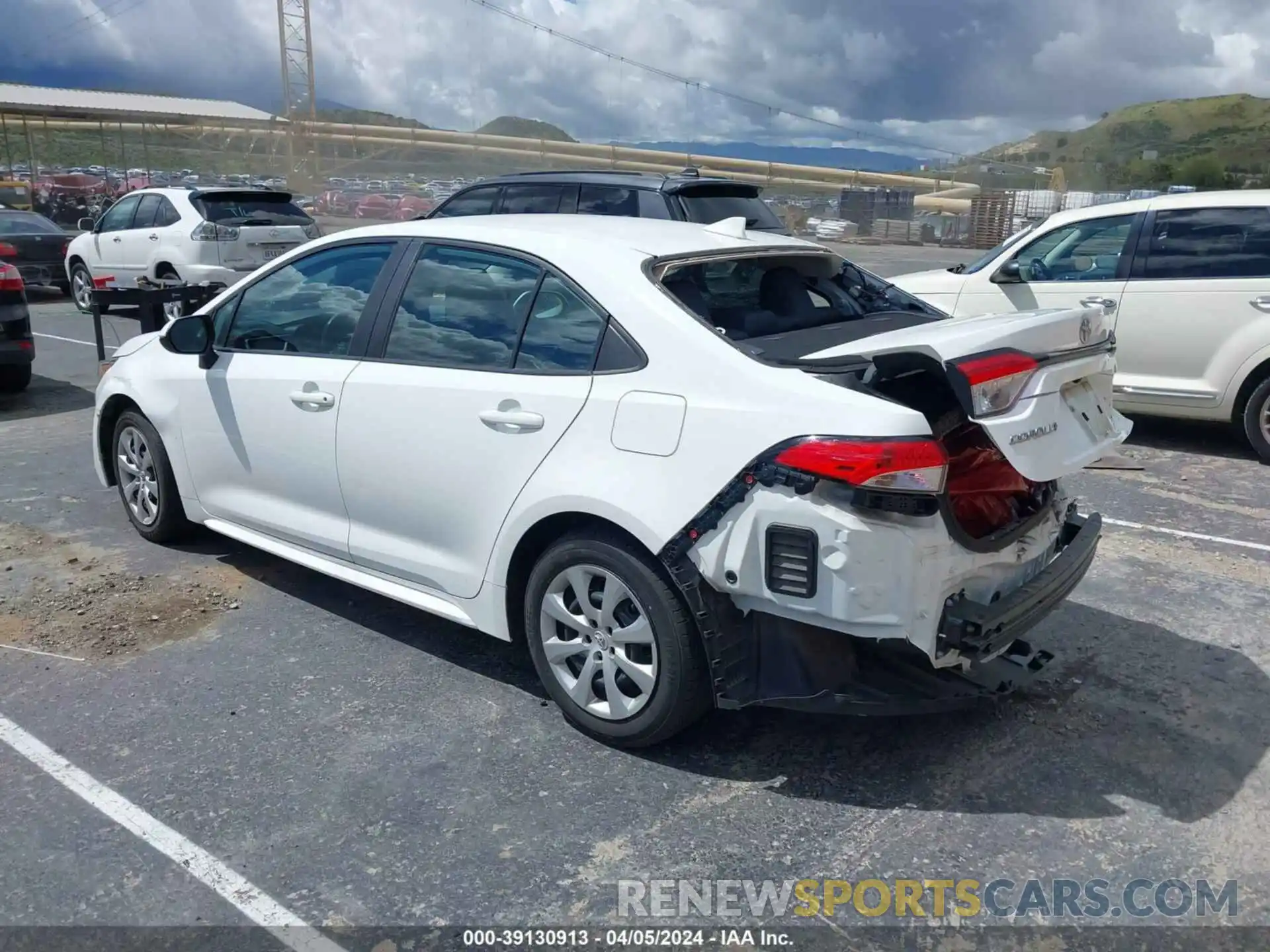 3 Photograph of a damaged car 5YFEPRAE9LP024033 TOYOTA COROLLA 2020