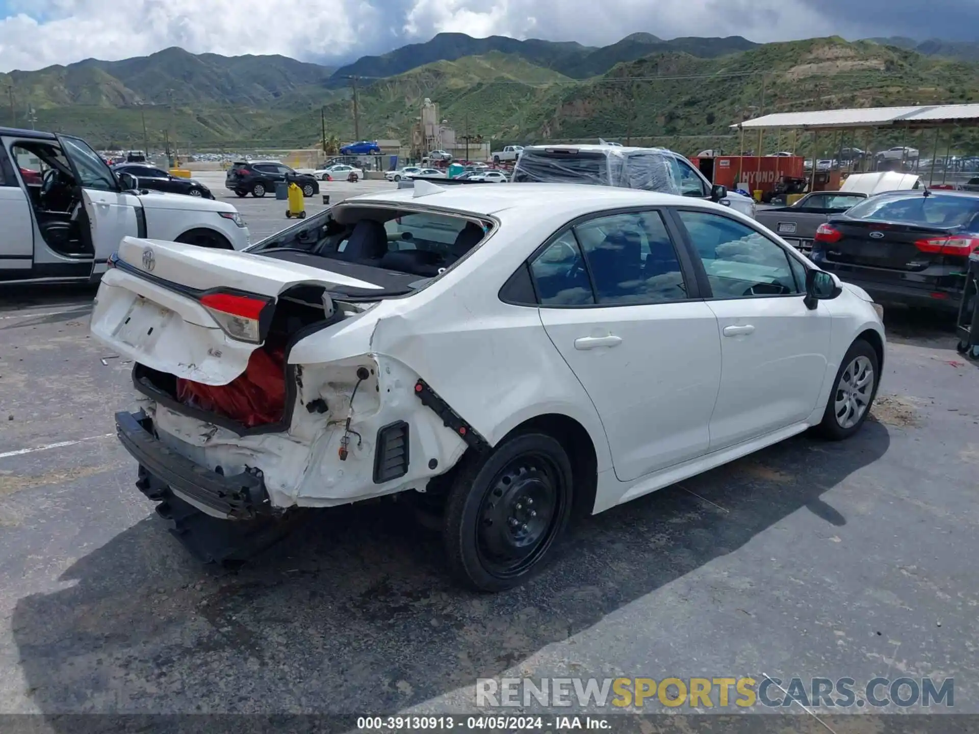 4 Photograph of a damaged car 5YFEPRAE9LP024033 TOYOTA COROLLA 2020