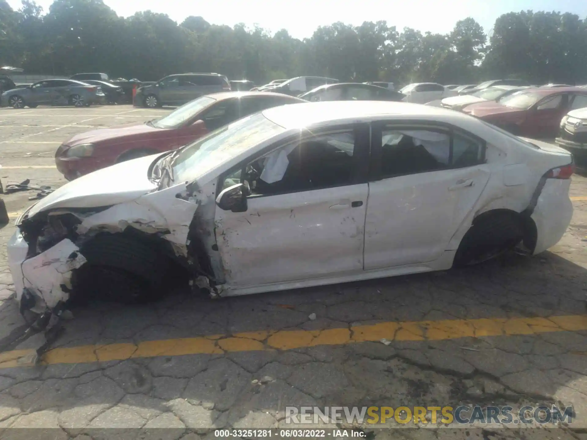 6 Photograph of a damaged car 5YFEPRAE9LP025442 TOYOTA COROLLA 2020