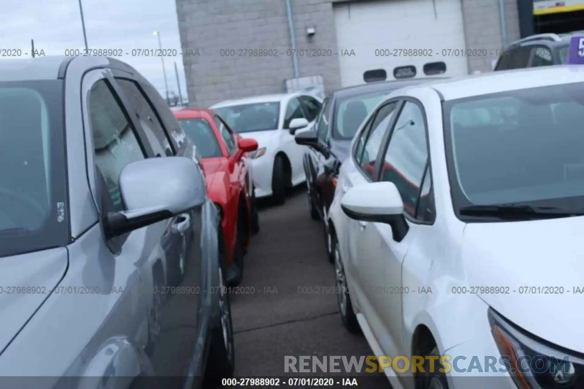 17 Photograph of a damaged car 5YFEPRAE9LP026171 TOYOTA COROLLA 2020