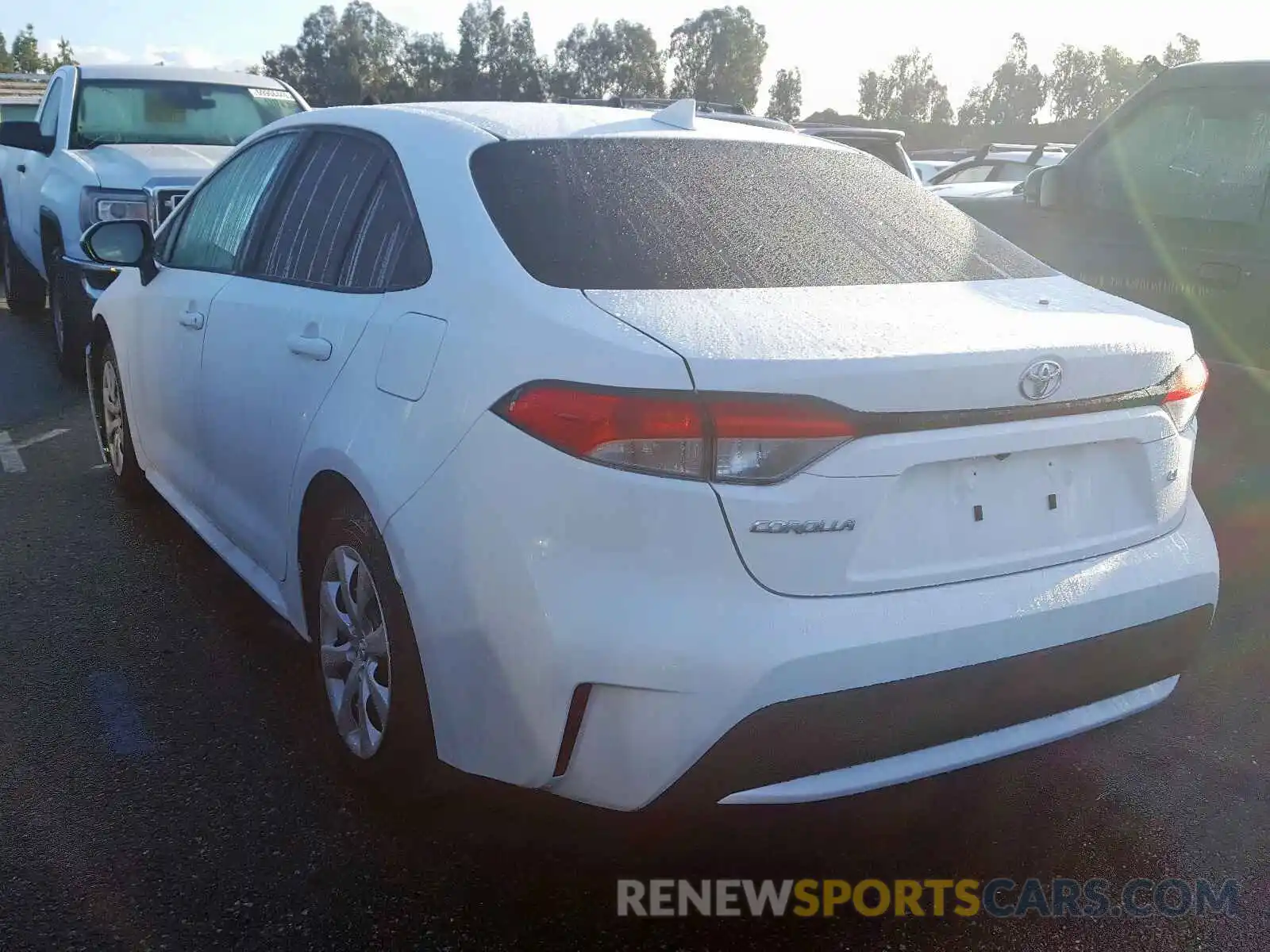 3 Photograph of a damaged car 5YFEPRAE9LP026509 TOYOTA COROLLA 2020