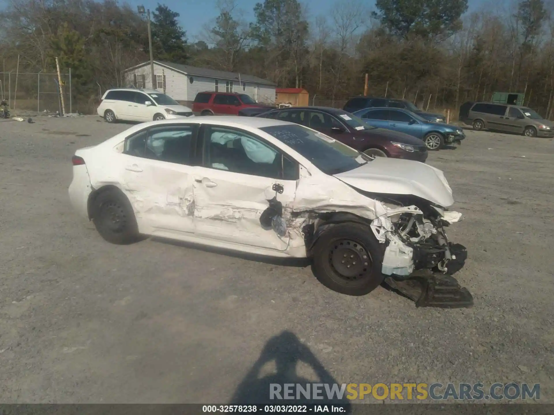 1 Photograph of a damaged car 5YFEPRAE9LP029457 TOYOTA COROLLA 2020