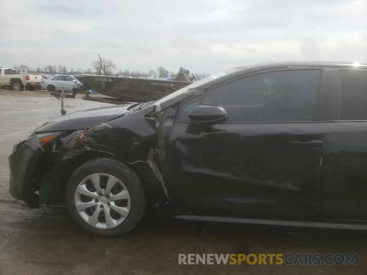 9 Photograph of a damaged car 5YFEPRAE9LP029653 TOYOTA COROLLA 2020