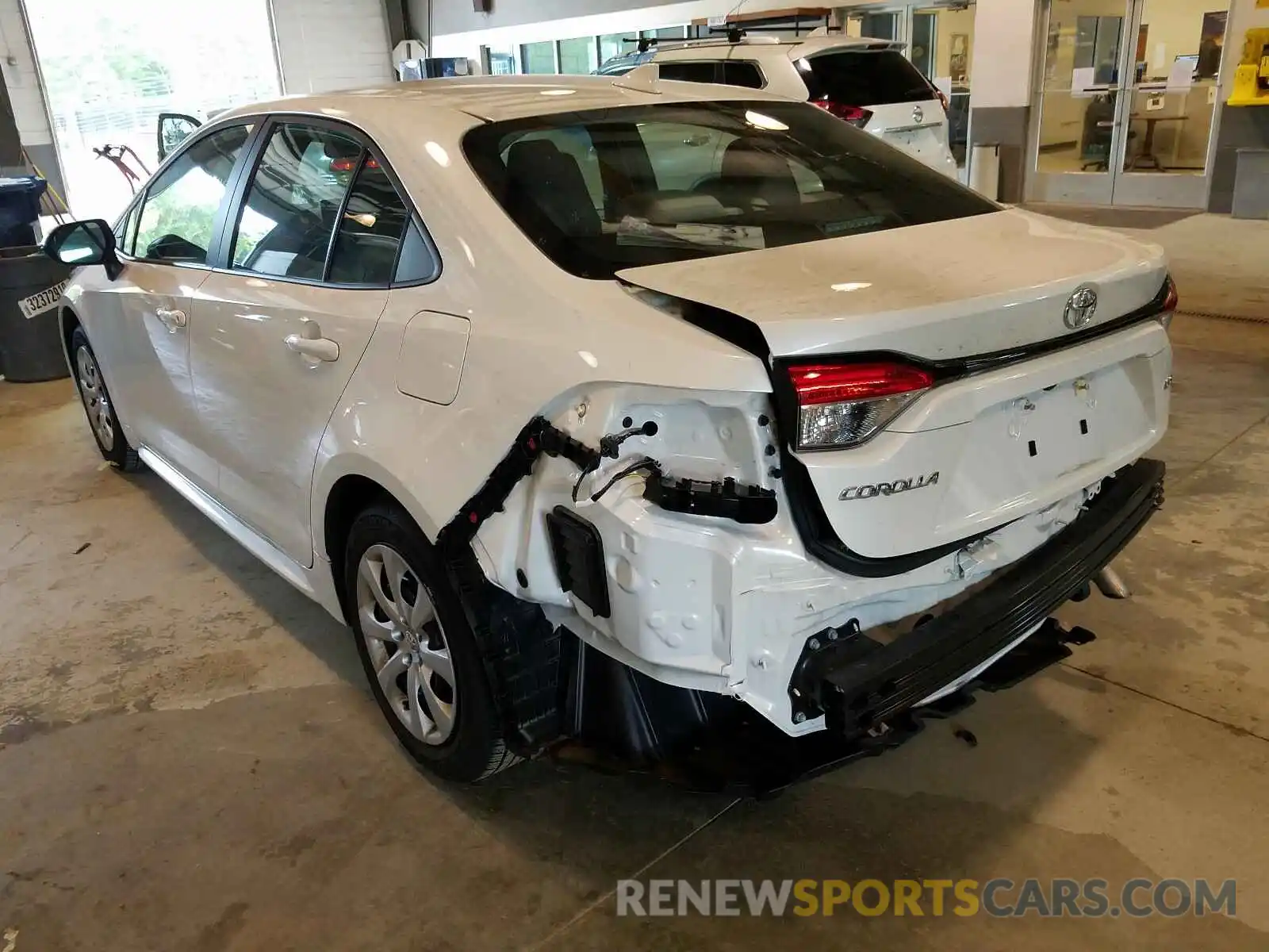 3 Photograph of a damaged car 5YFEPRAE9LP031547 TOYOTA COROLLA 2020