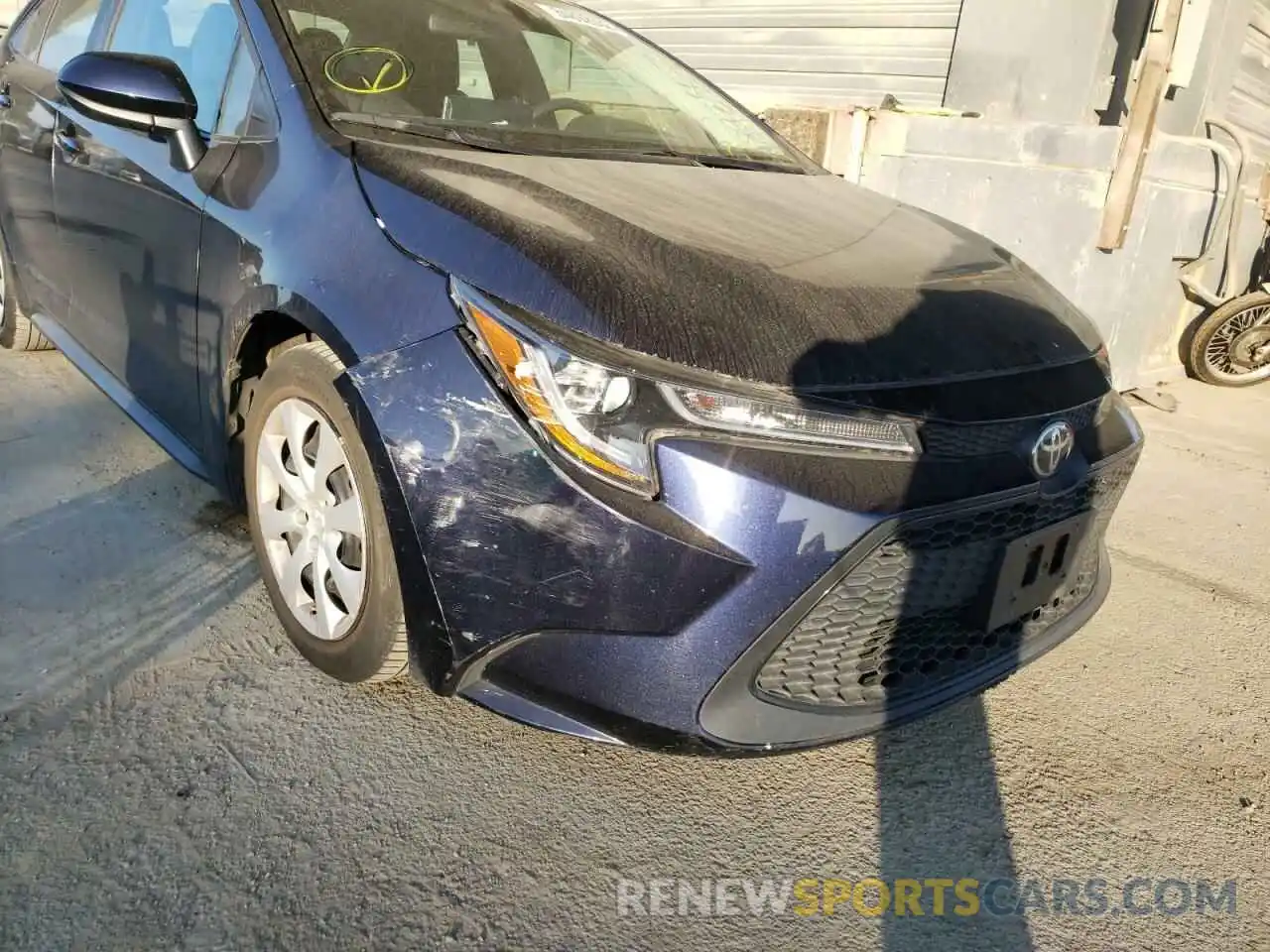 9 Photograph of a damaged car 5YFEPRAE9LP031550 TOYOTA COROLLA 2020