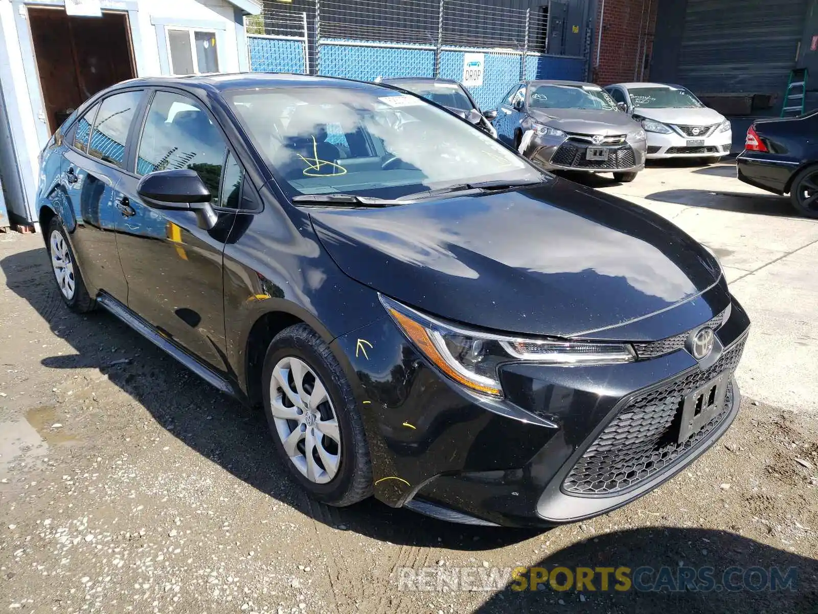 1 Photograph of a damaged car 5YFEPRAE9LP033203 TOYOTA COROLLA 2020