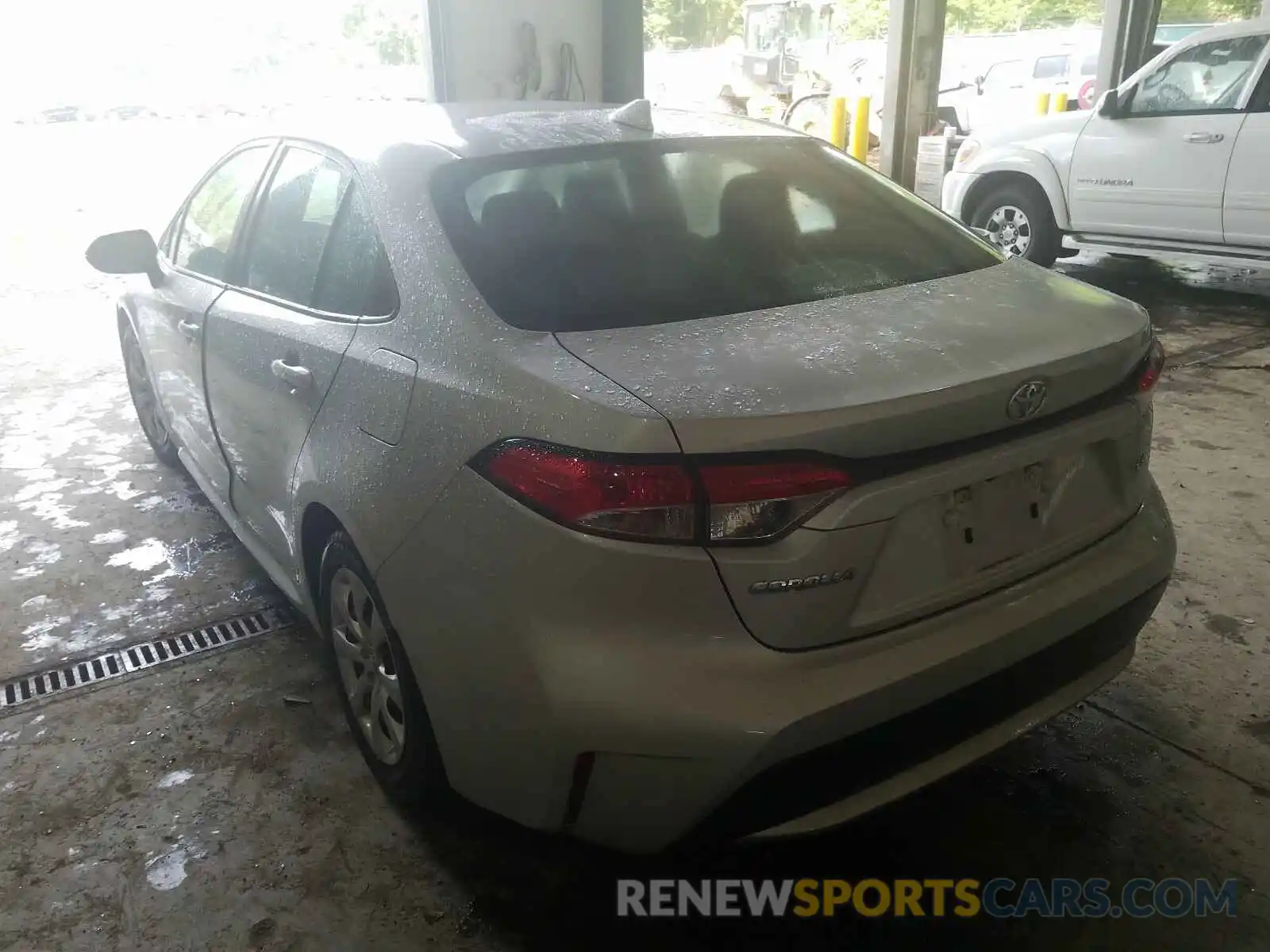 3 Photograph of a damaged car 5YFEPRAE9LP033816 TOYOTA COROLLA 2020