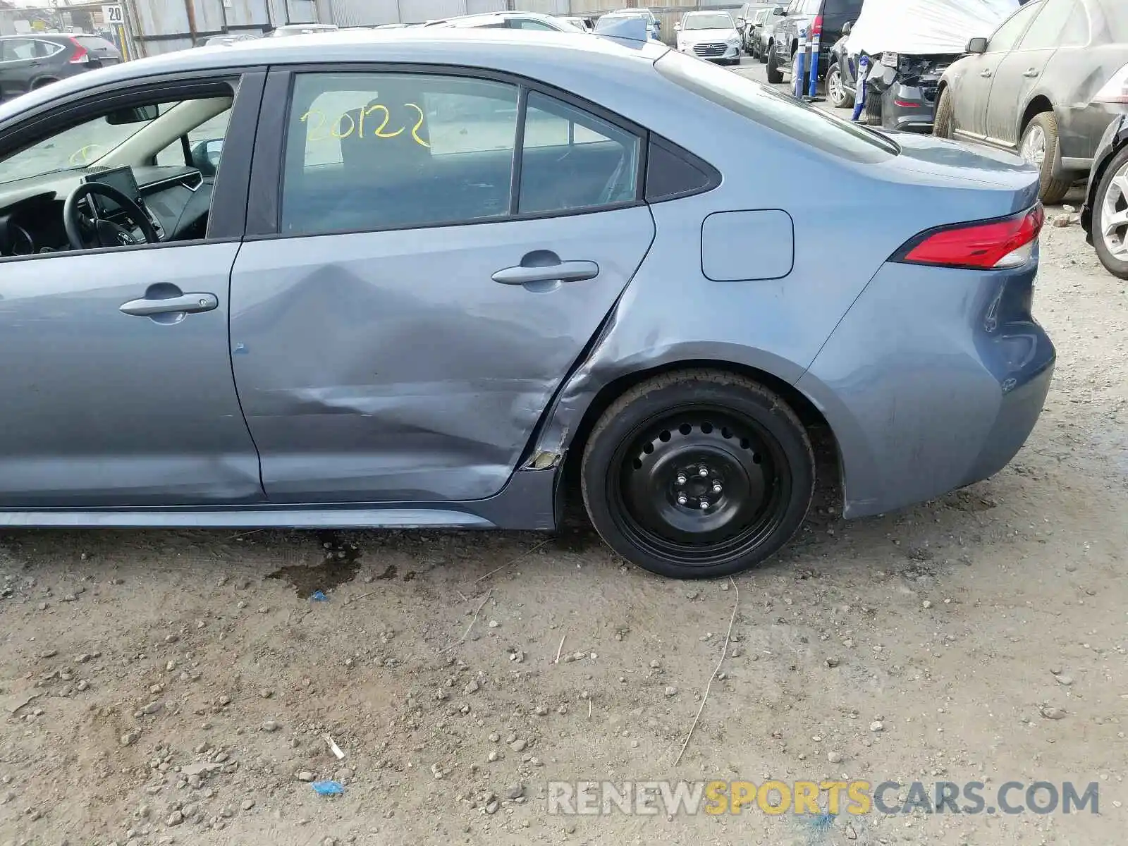 9 Photograph of a damaged car 5YFEPRAE9LP034321 TOYOTA COROLLA 2020