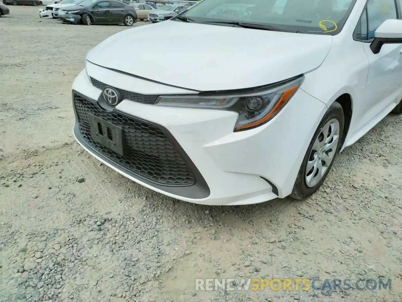 9 Photograph of a damaged car 5YFEPRAE9LP035808 TOYOTA COROLLA 2020