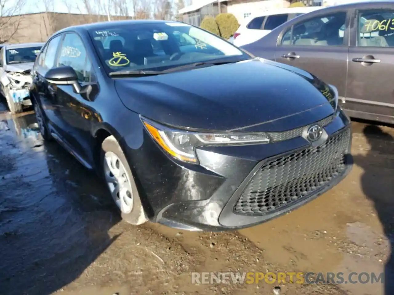 1 Photograph of a damaged car 5YFEPRAE9LP036750 TOYOTA COROLLA 2020