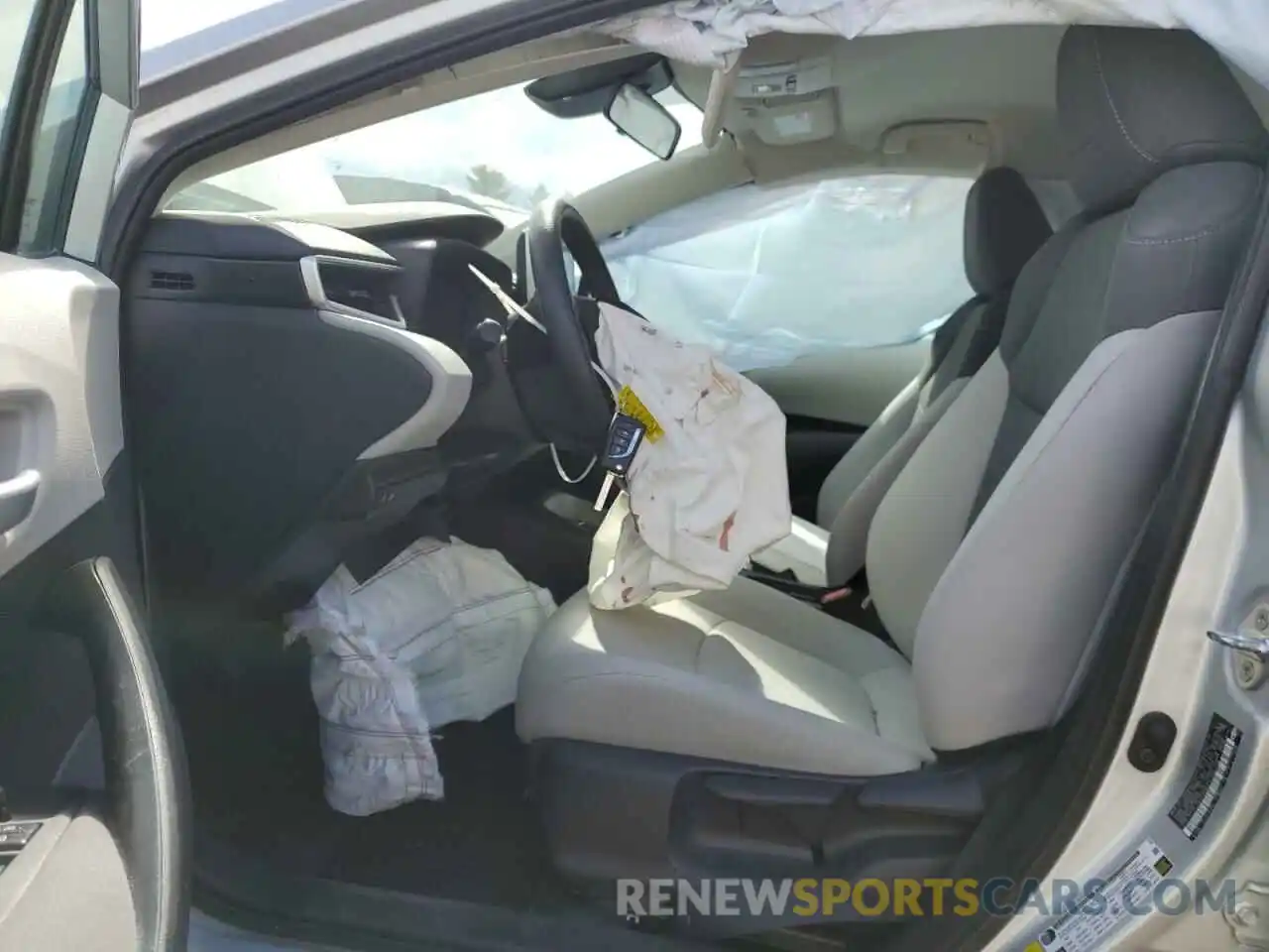 7 Photograph of a damaged car 5YFEPRAE9LP037736 TOYOTA COROLLA 2020